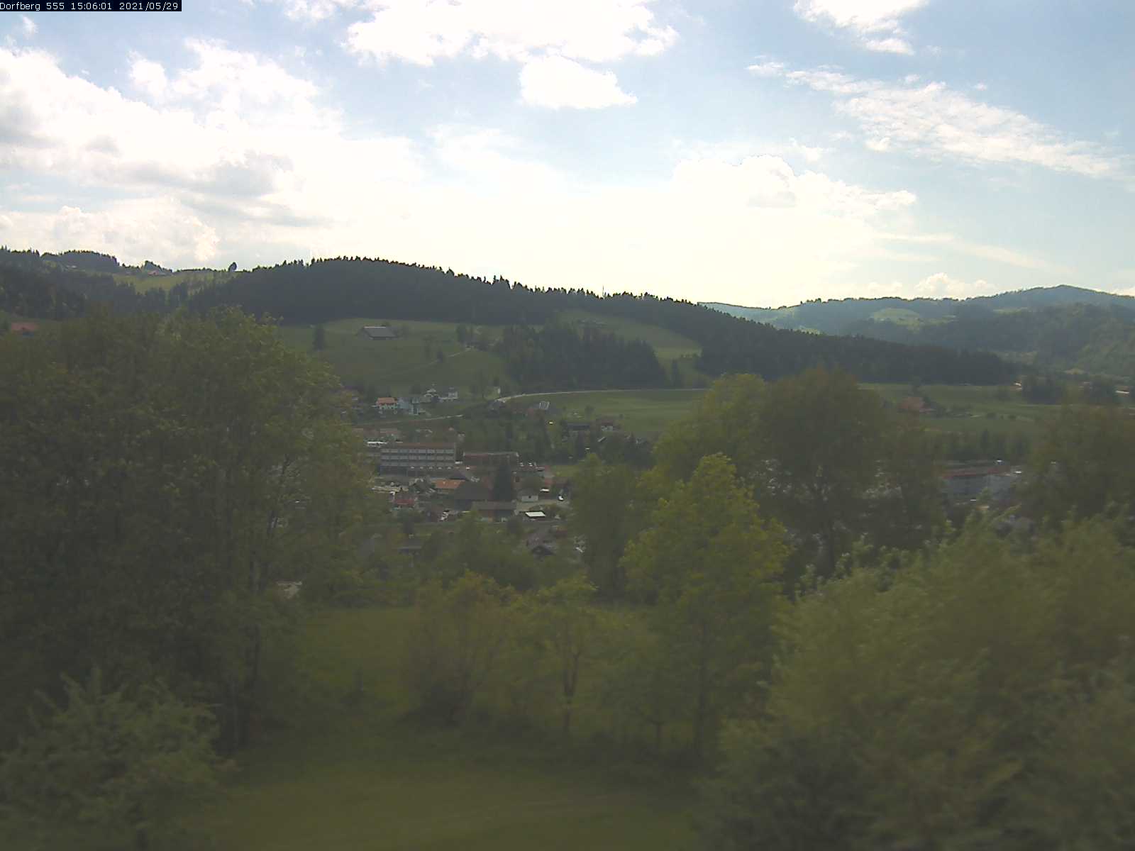 Webcam-Bild: Aussicht vom Dorfberg in Langnau 20210529-150601
