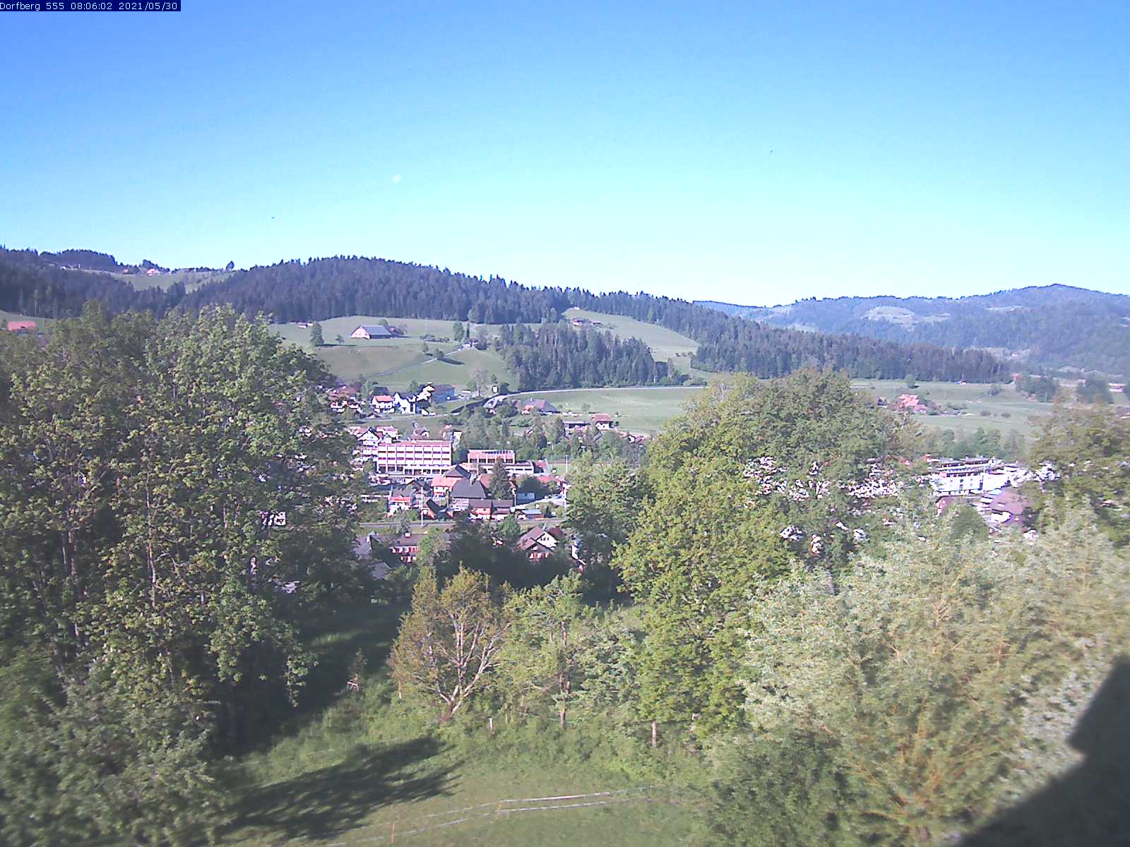 Webcam-Bild: Aussicht vom Dorfberg in Langnau 20210530-080601