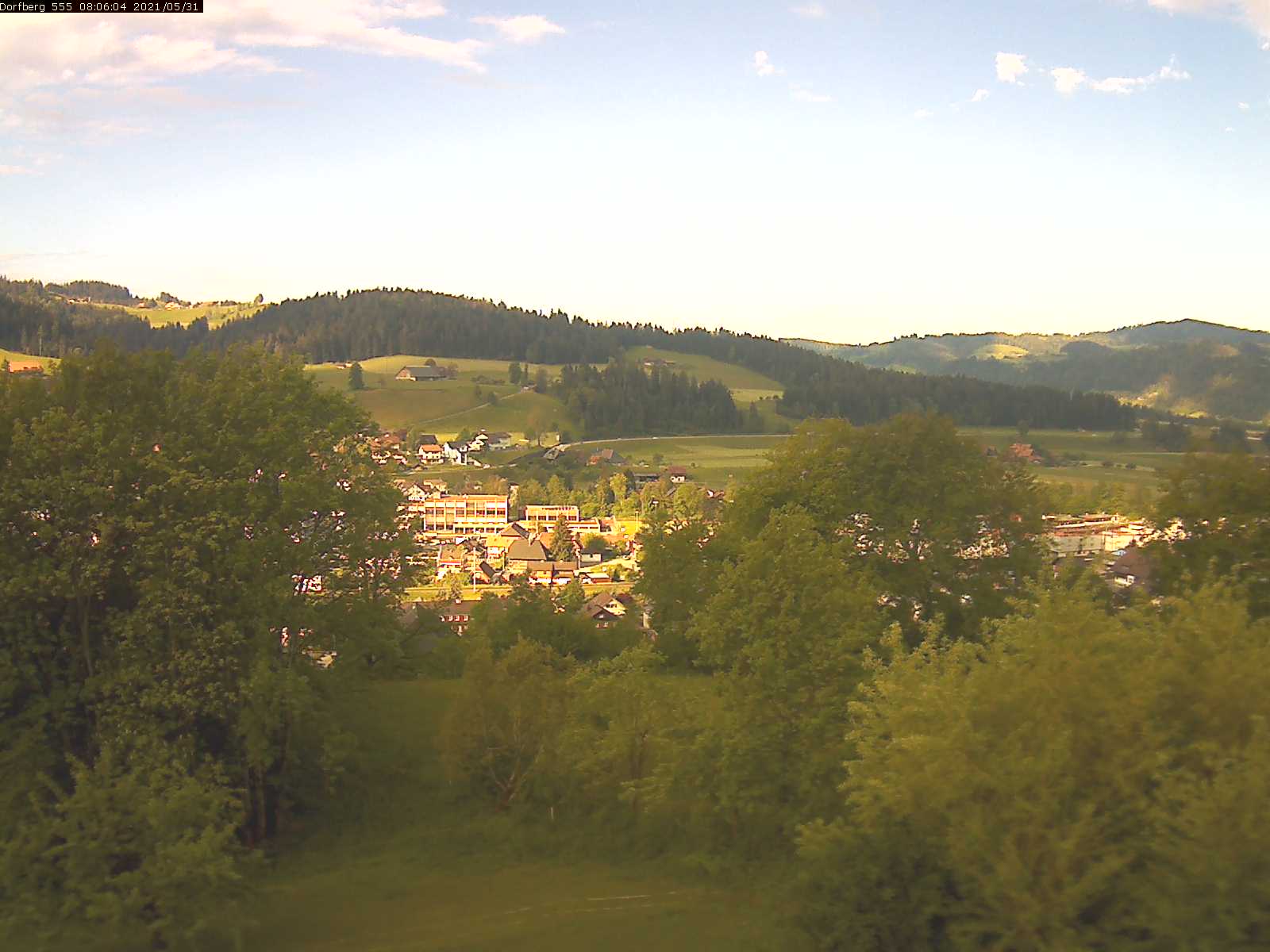 Webcam-Bild: Aussicht vom Dorfberg in Langnau 20210531-080601