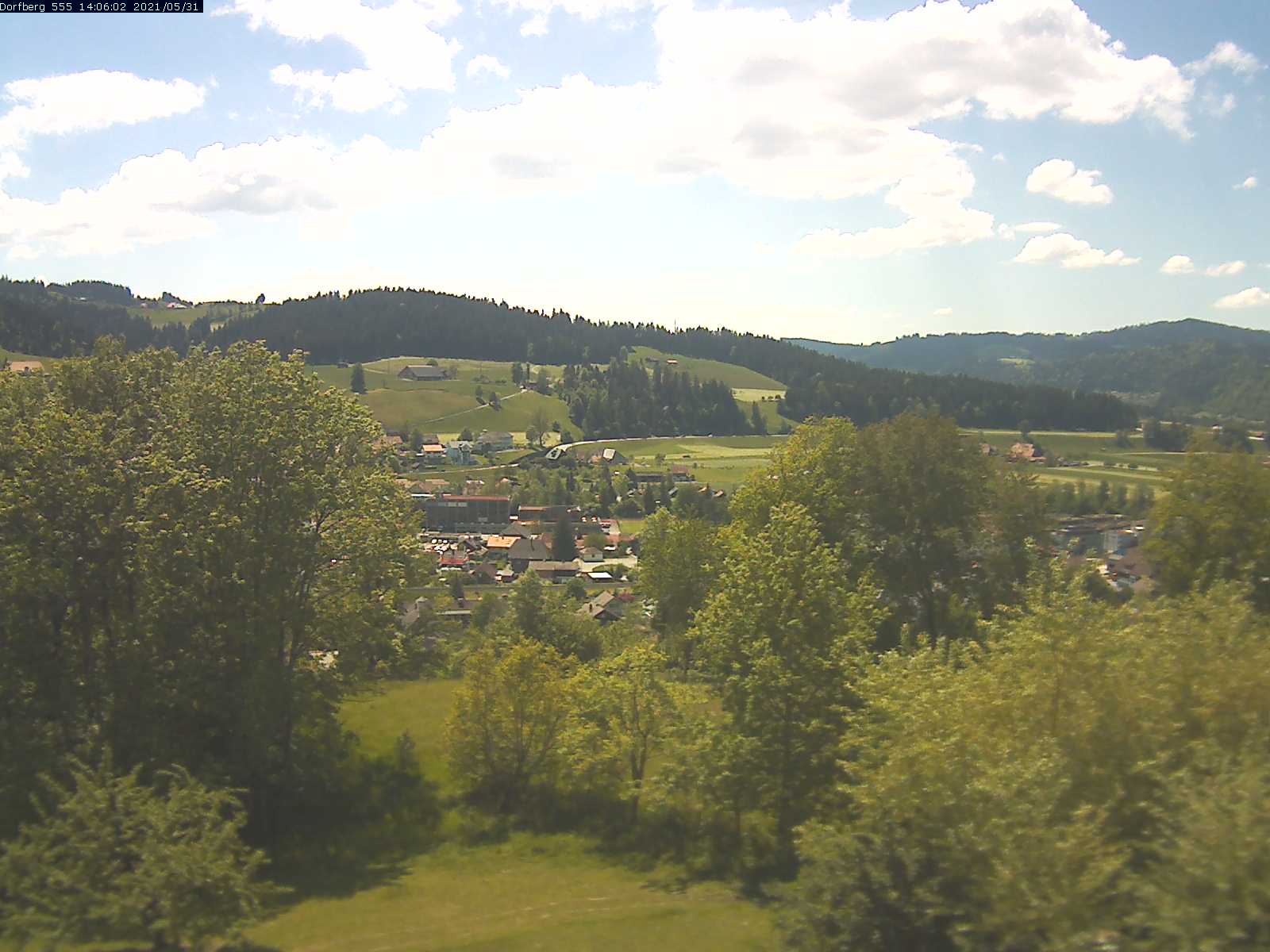 Webcam-Bild: Aussicht vom Dorfberg in Langnau 20210531-140601