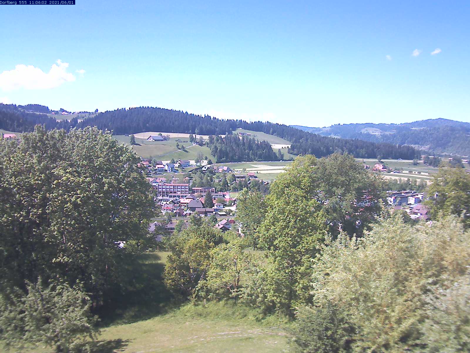 Webcam-Bild: Aussicht vom Dorfberg in Langnau 20210601-110601