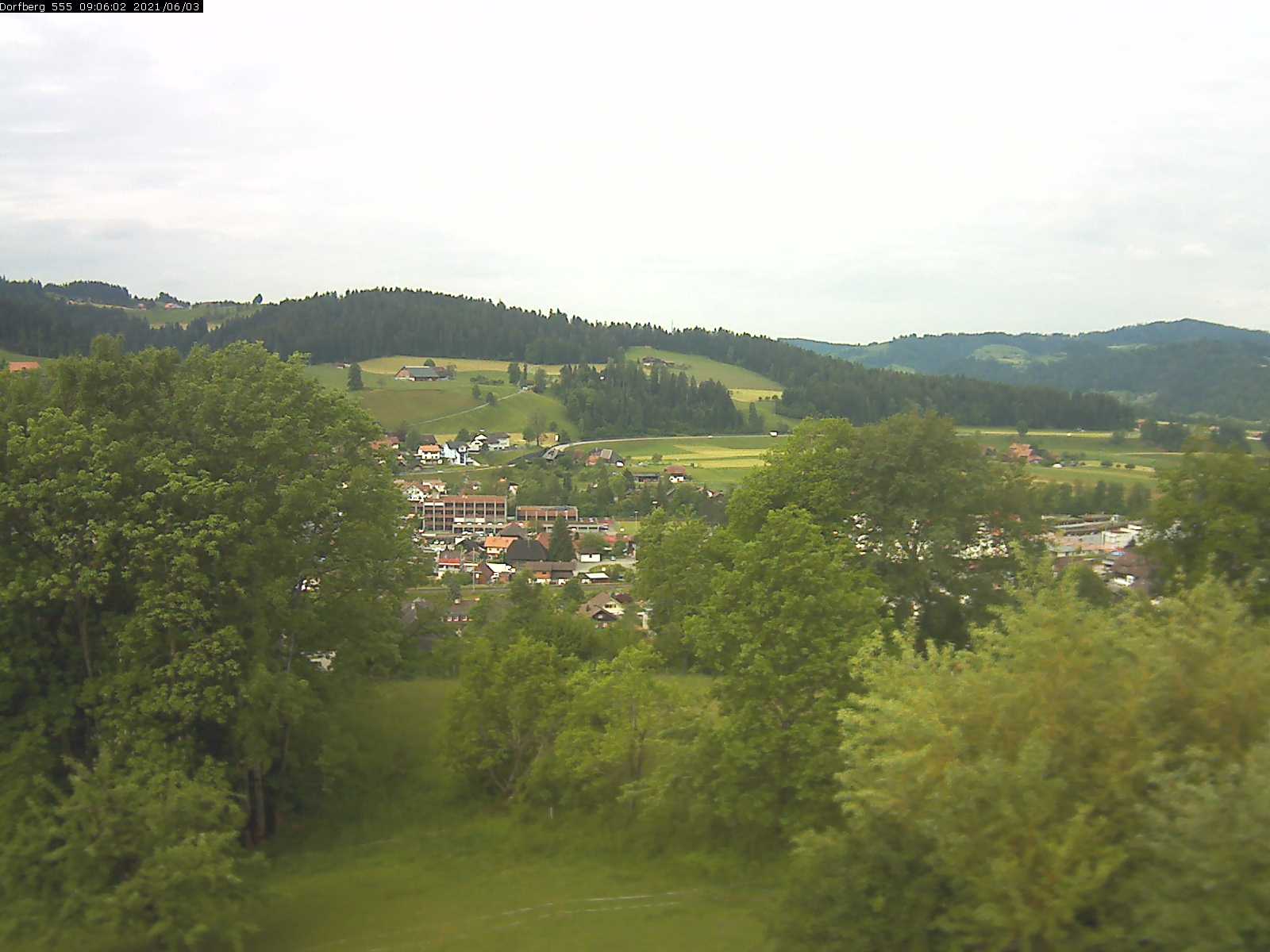 Webcam-Bild: Aussicht vom Dorfberg in Langnau 20210603-090601