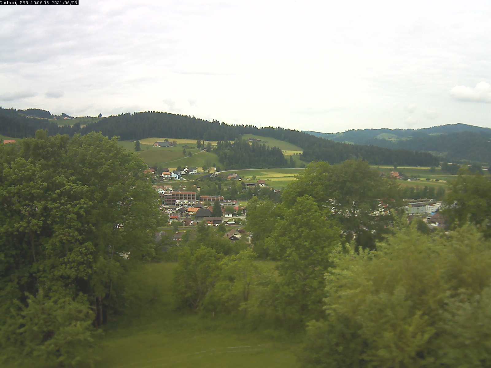 Webcam-Bild: Aussicht vom Dorfberg in Langnau 20210603-100601