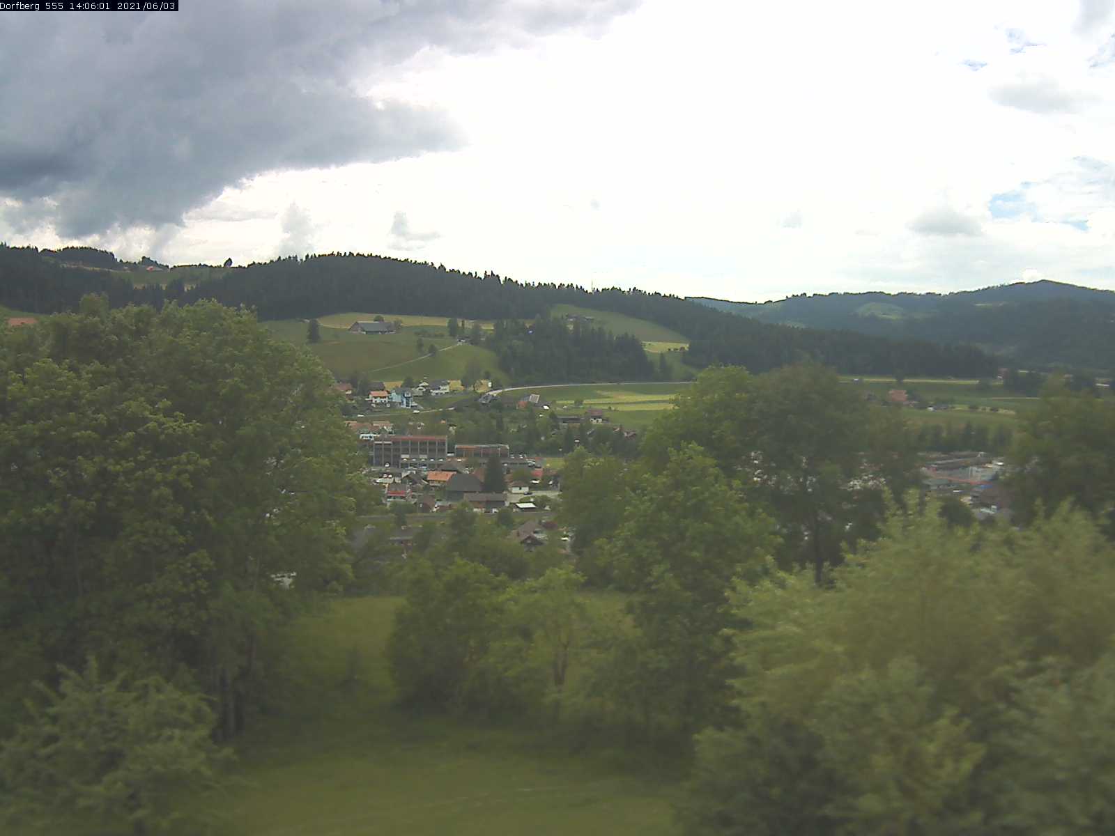 Webcam-Bild: Aussicht vom Dorfberg in Langnau 20210603-140601