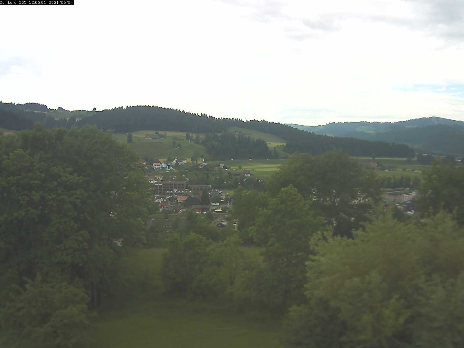 Webcam-Bild: Aussicht vom Dorfberg in Langnau 20210604-120601