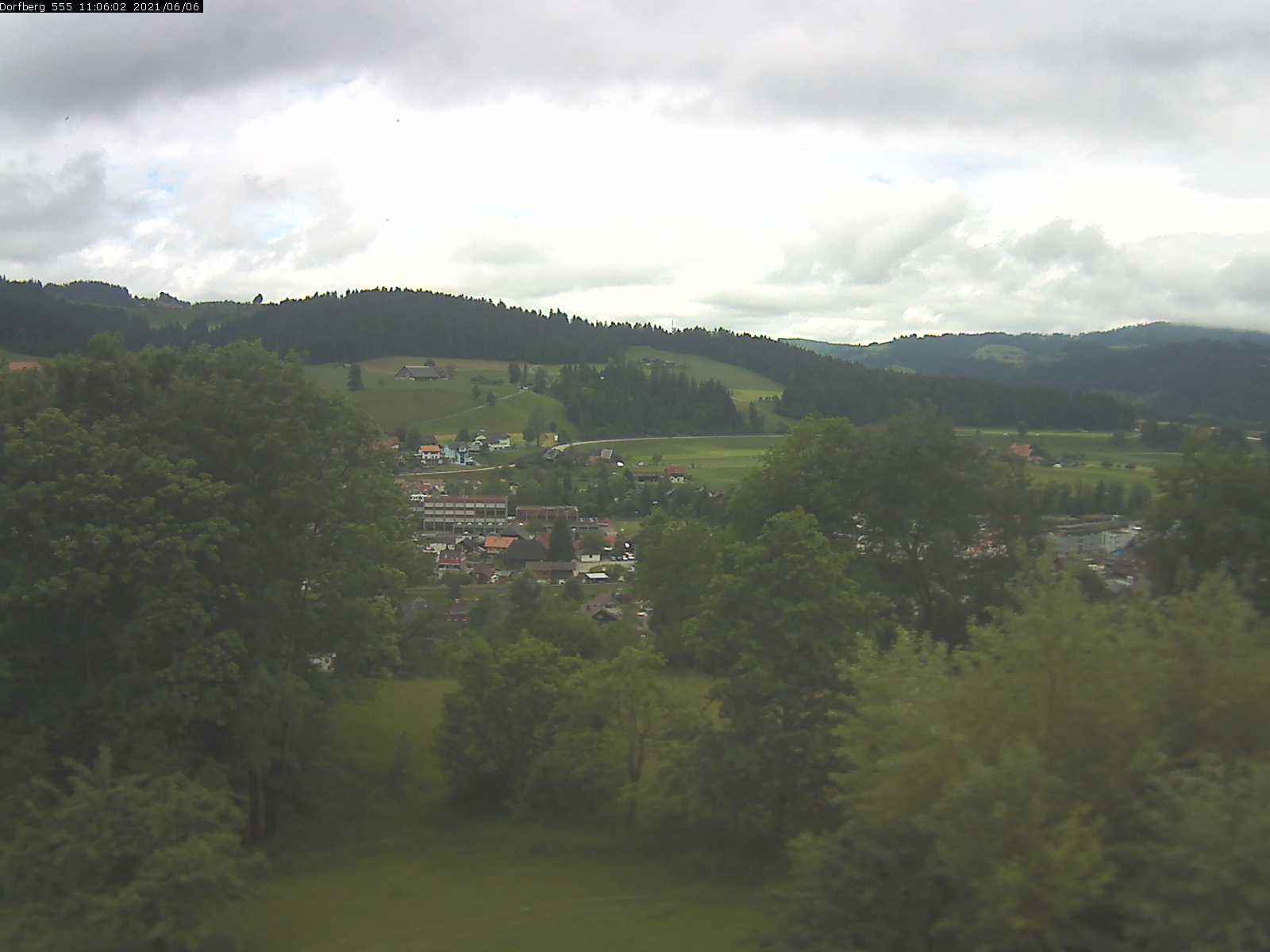 Webcam-Bild: Aussicht vom Dorfberg in Langnau 20210606-110601