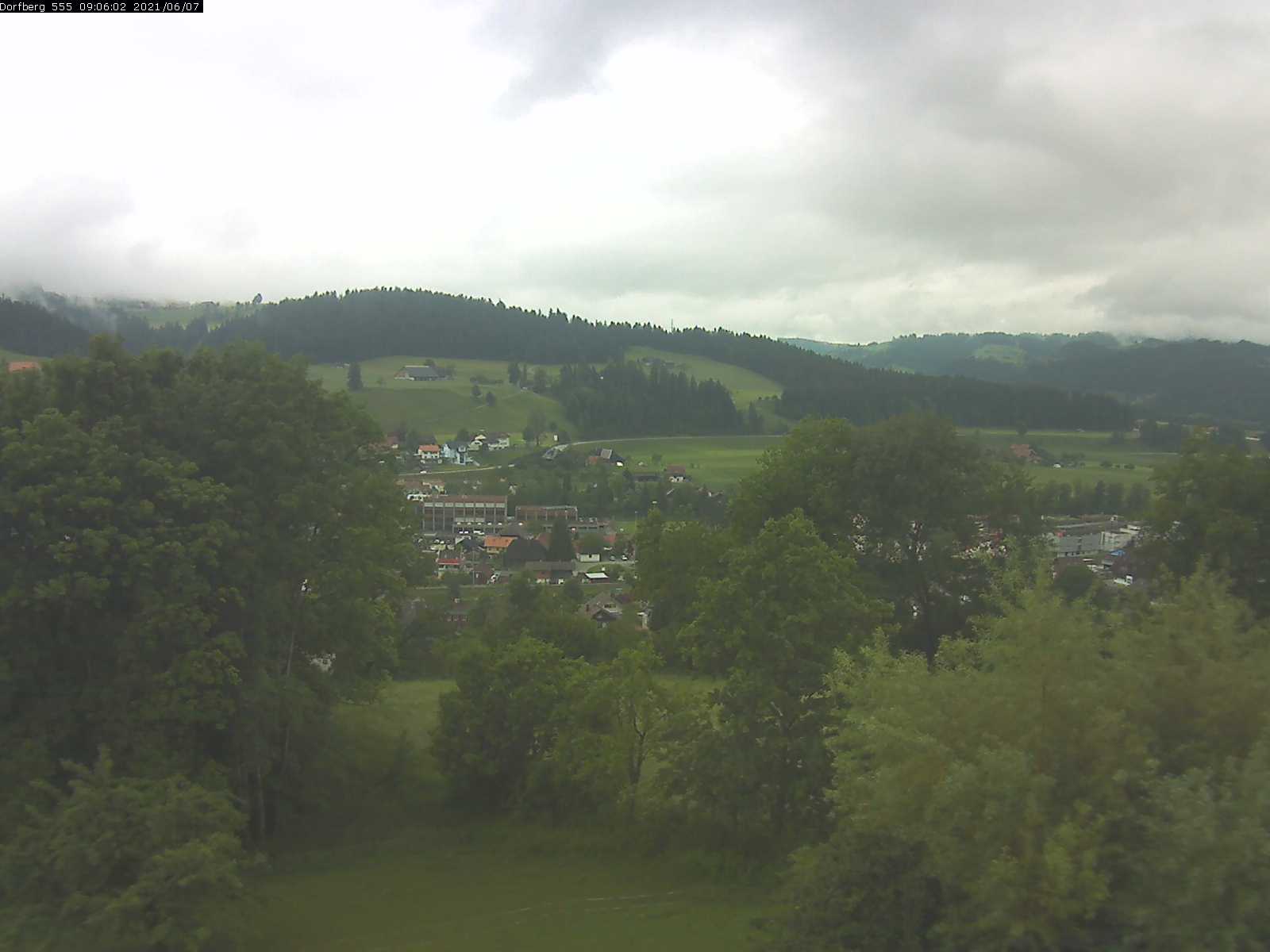 Webcam-Bild: Aussicht vom Dorfberg in Langnau 20210607-090602