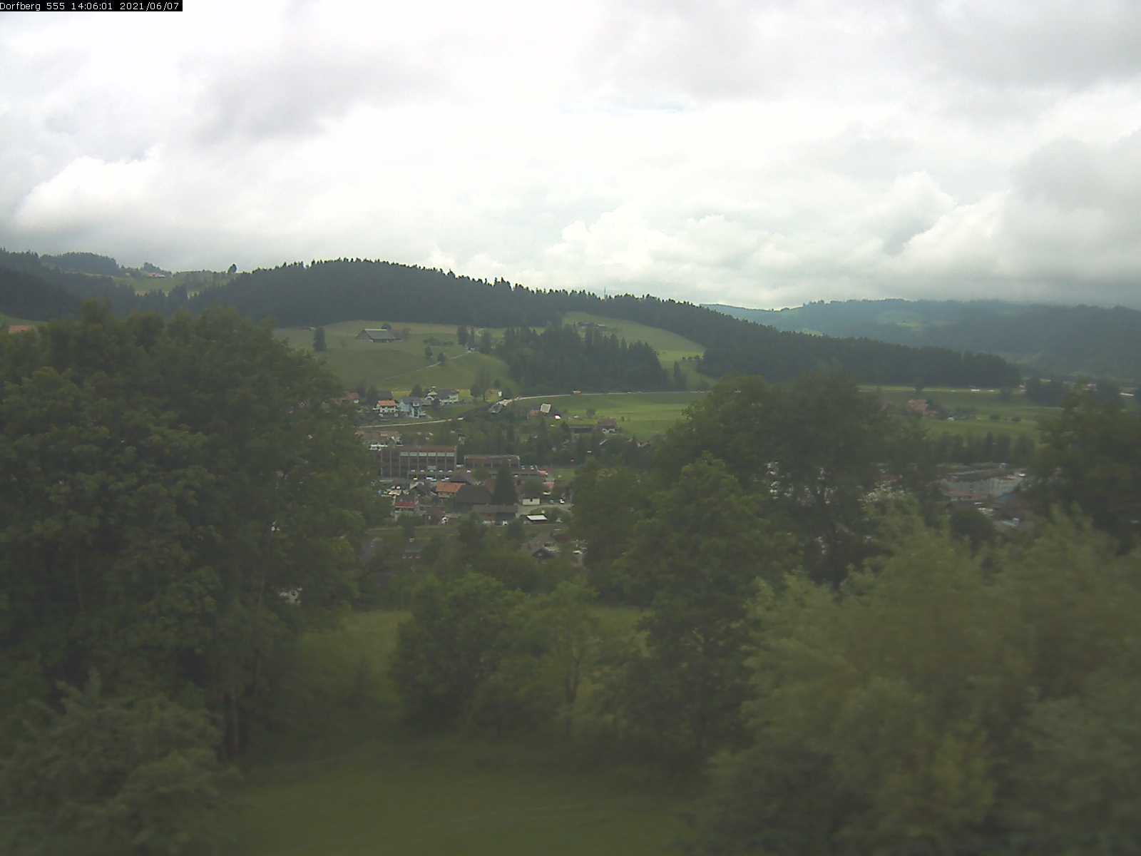 Webcam-Bild: Aussicht vom Dorfberg in Langnau 20210607-140601