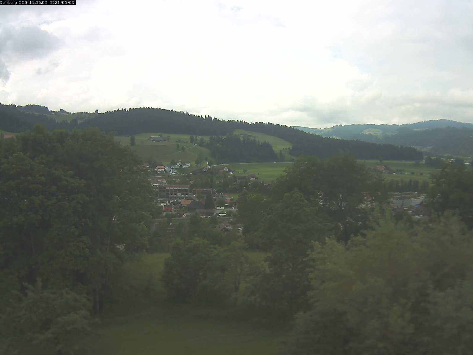 Webcam-Bild: Aussicht vom Dorfberg in Langnau 20210609-110601