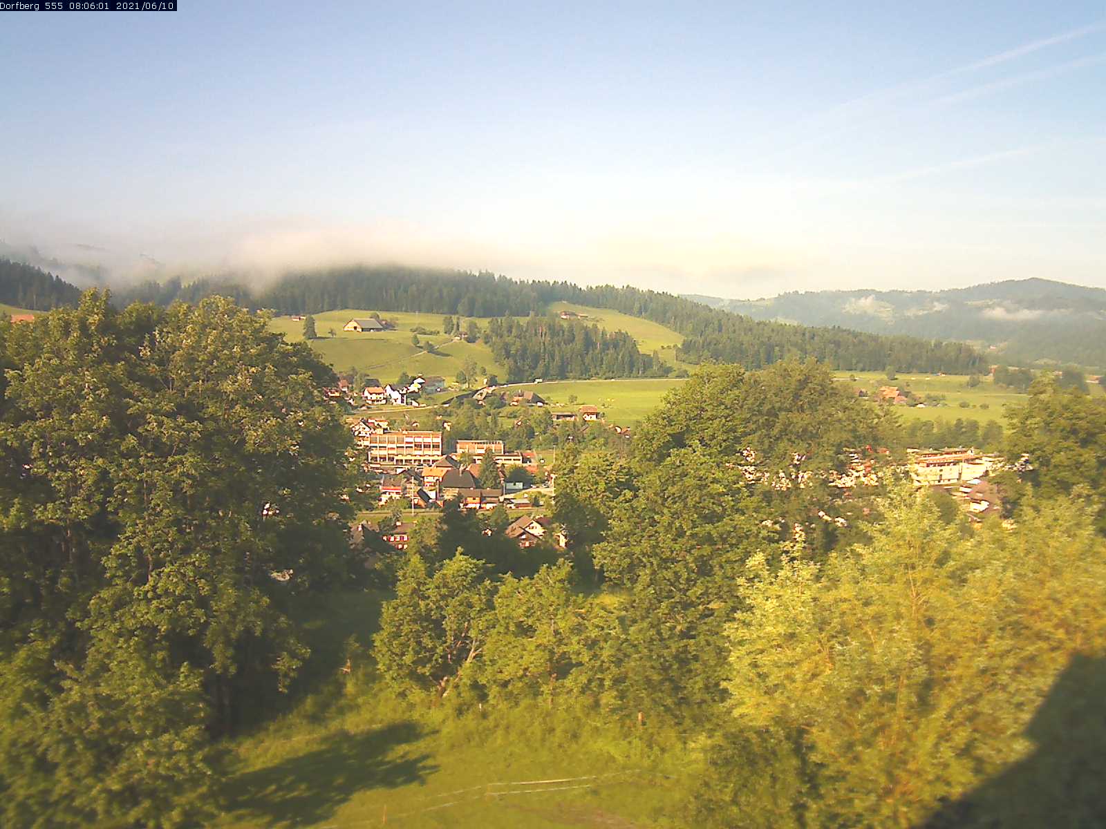 Webcam-Bild: Aussicht vom Dorfberg in Langnau 20210610-080601