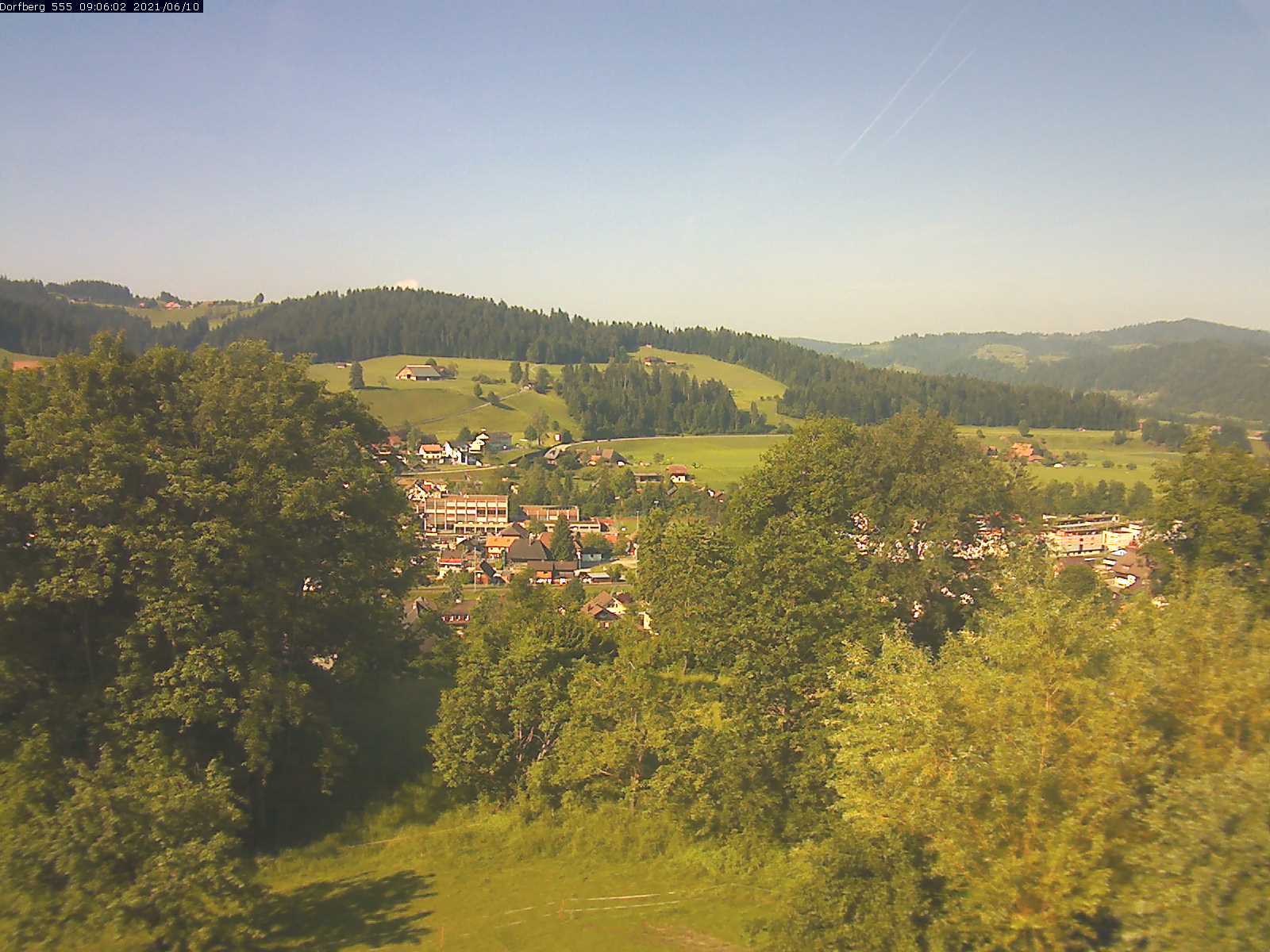 Webcam-Bild: Aussicht vom Dorfberg in Langnau 20210610-090601
