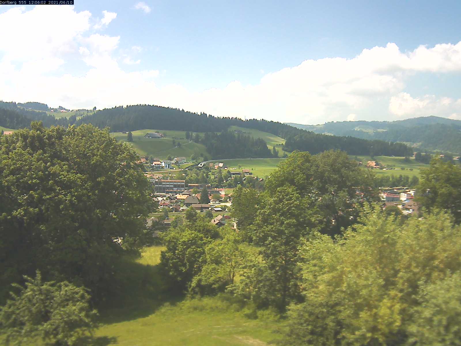 Webcam-Bild: Aussicht vom Dorfberg in Langnau 20210610-120601