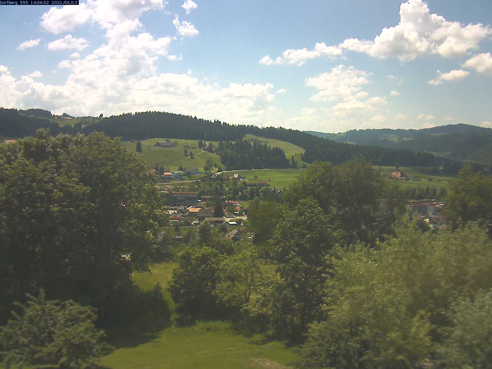 Webcam-Bild: Aussicht vom Dorfberg in Langnau 20210610-140601