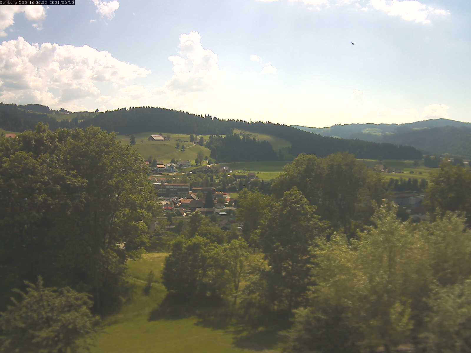 Webcam-Bild: Aussicht vom Dorfberg in Langnau 20210610-160601
