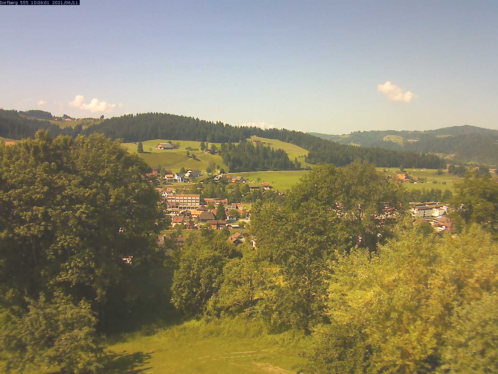 Webcam-Bild: Aussicht vom Dorfberg in Langnau 20210611-100601