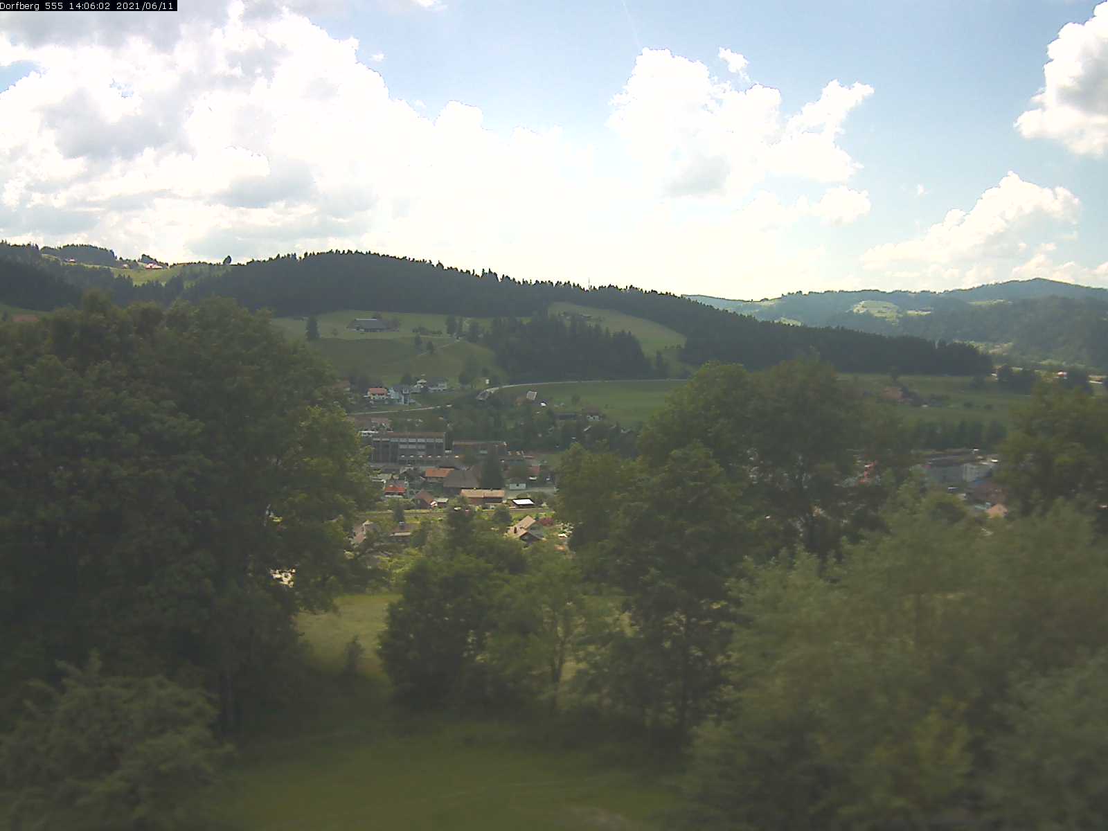 Webcam-Bild: Aussicht vom Dorfberg in Langnau 20210611-140601