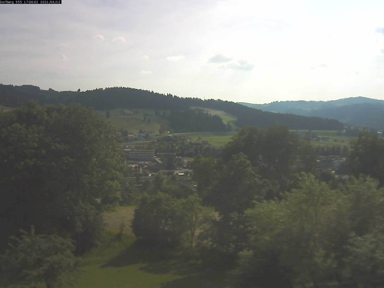 Webcam-Bild: Aussicht vom Dorfberg in Langnau 20210612-170601