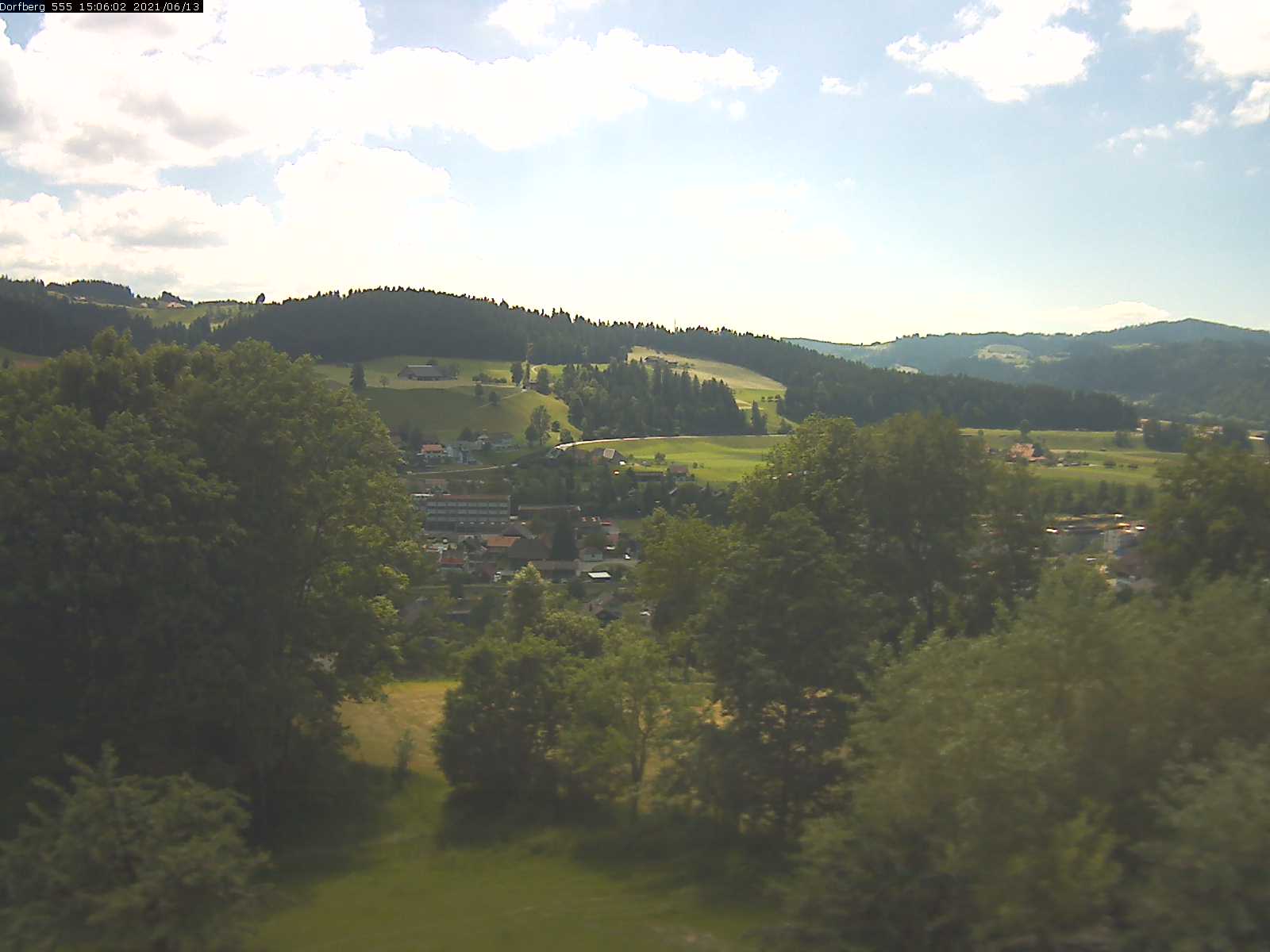 Webcam-Bild: Aussicht vom Dorfberg in Langnau 20210613-150601