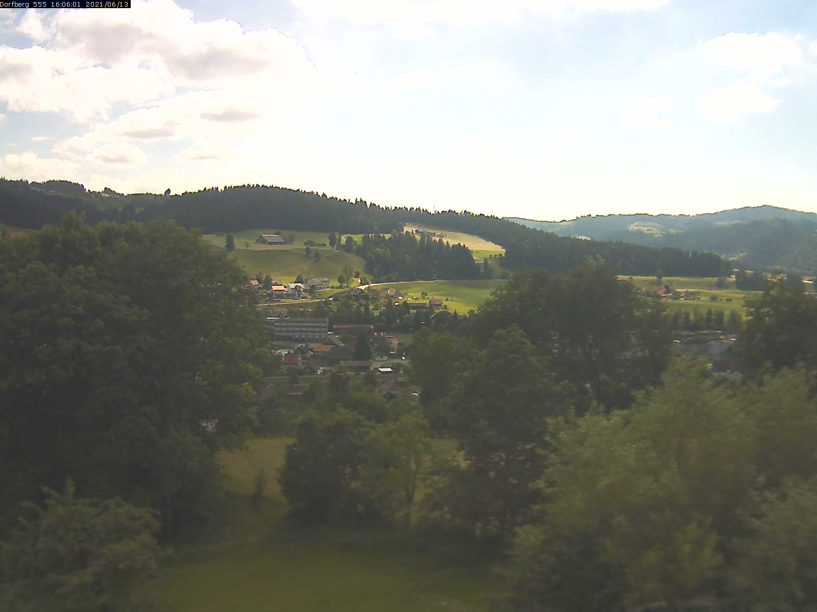 Webcam-Bild: Aussicht vom Dorfberg in Langnau 20210613-160601
