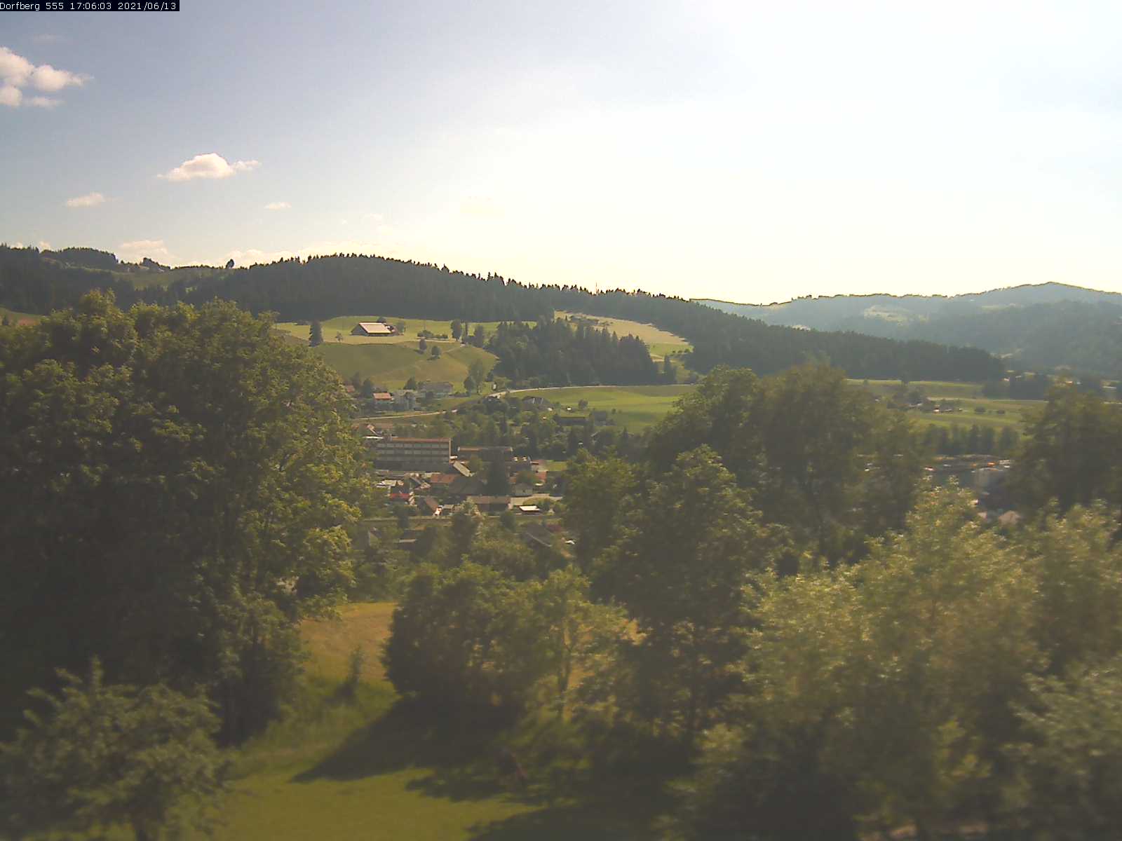 Webcam-Bild: Aussicht vom Dorfberg in Langnau 20210613-170601
