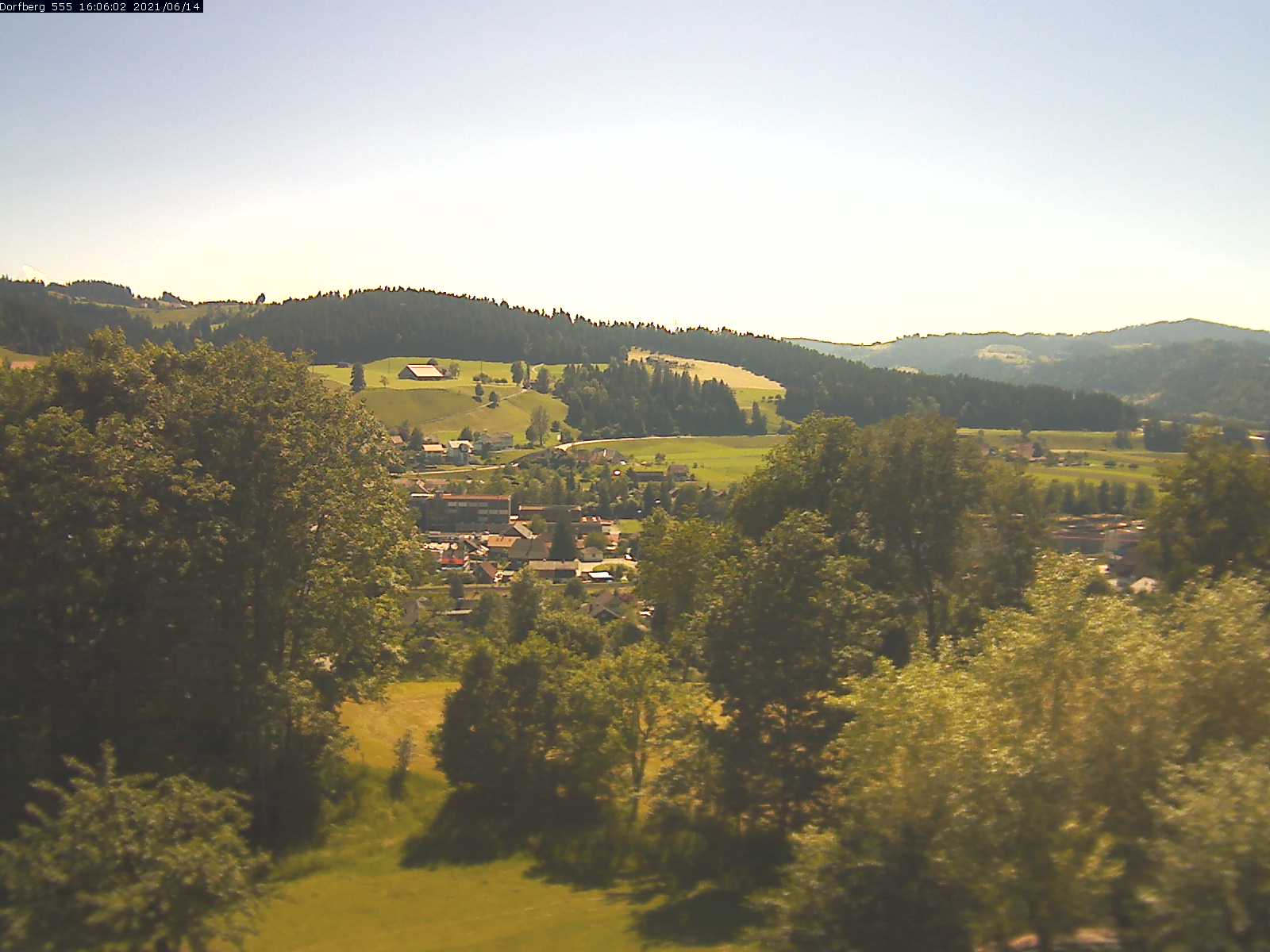 Webcam-Bild: Aussicht vom Dorfberg in Langnau 20210614-160601