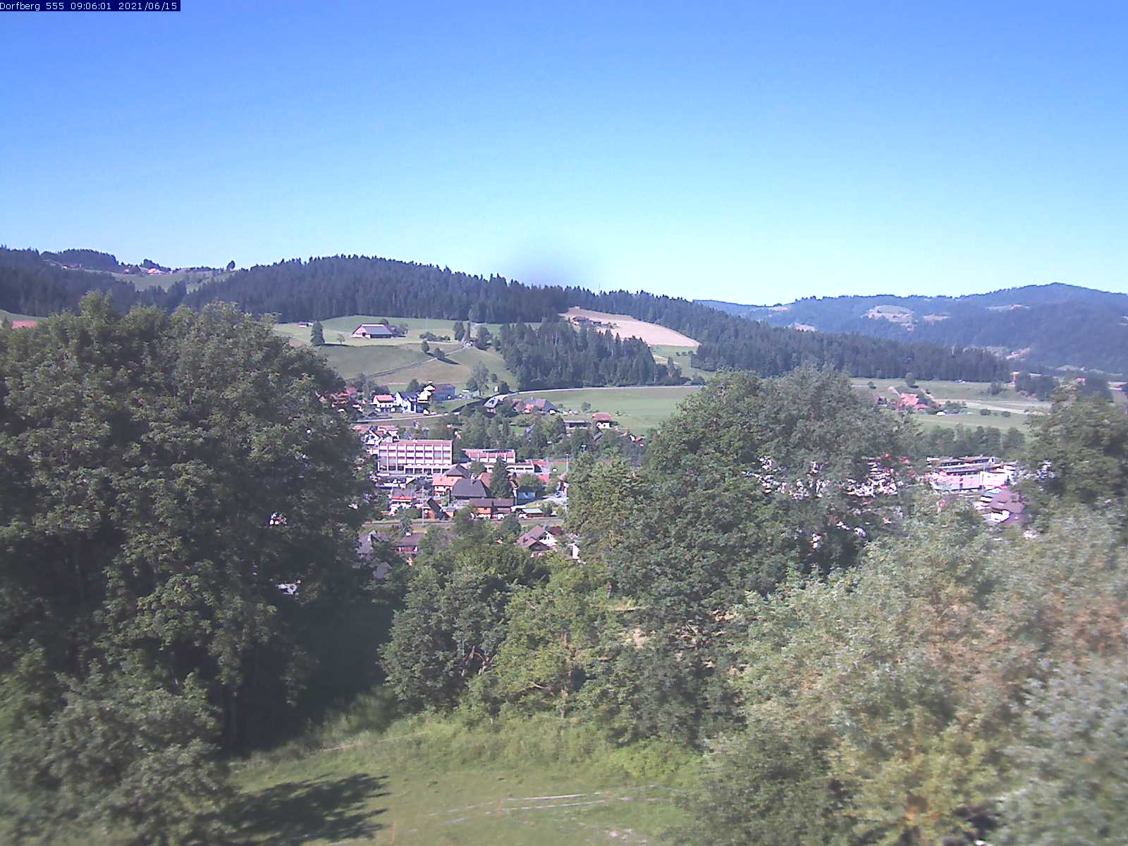 Webcam-Bild: Aussicht vom Dorfberg in Langnau 20210615-090601