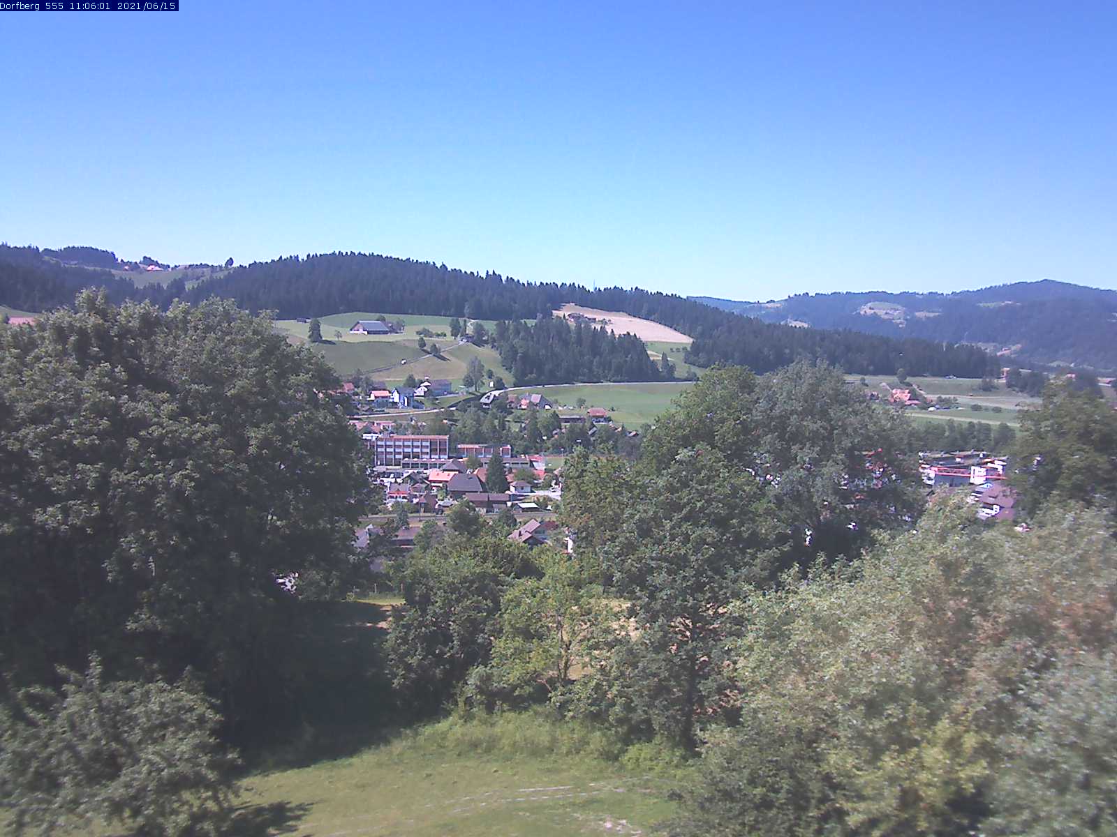 Webcam-Bild: Aussicht vom Dorfberg in Langnau 20210615-110601