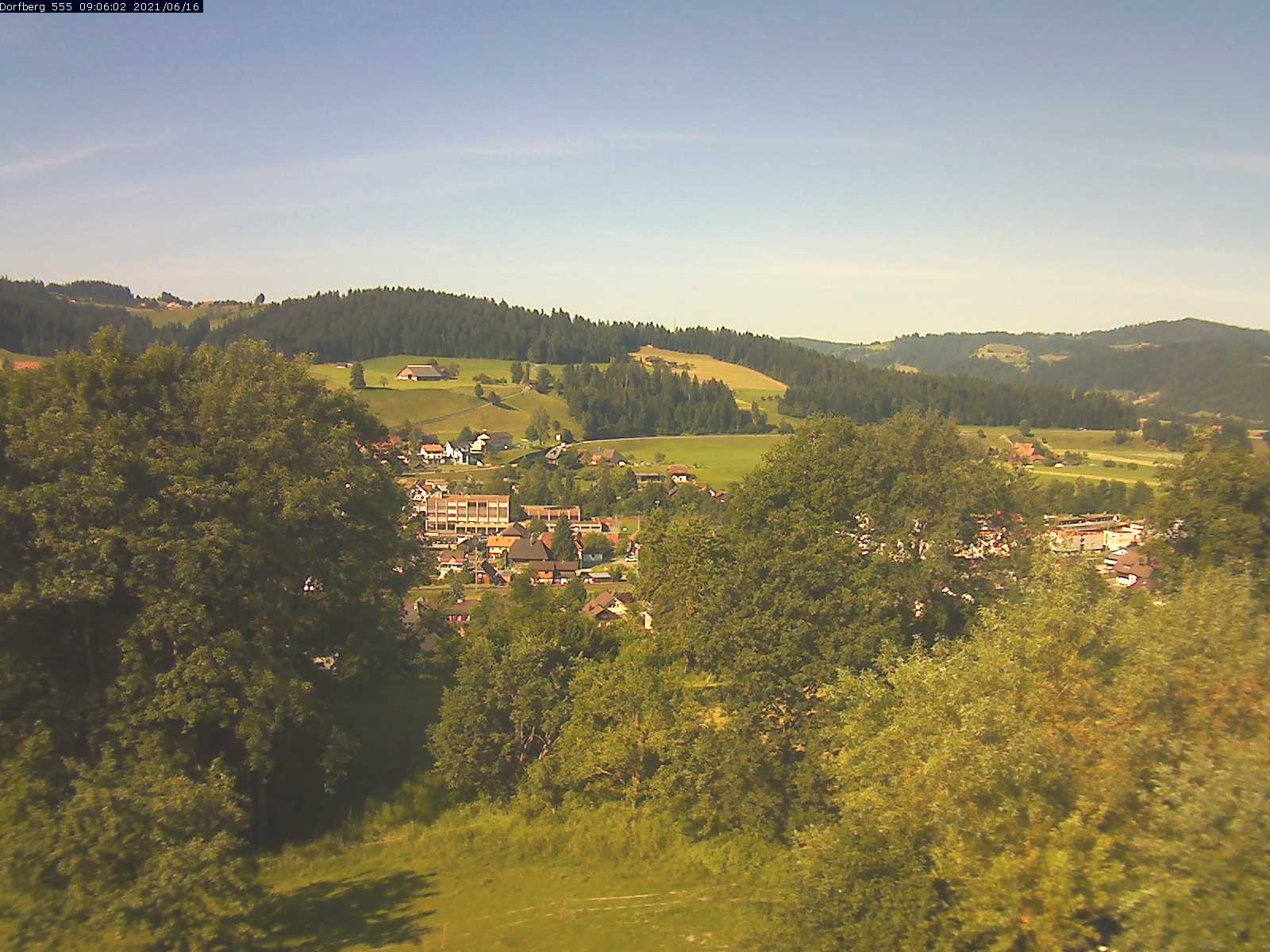Webcam-Bild: Aussicht vom Dorfberg in Langnau 20210616-090601