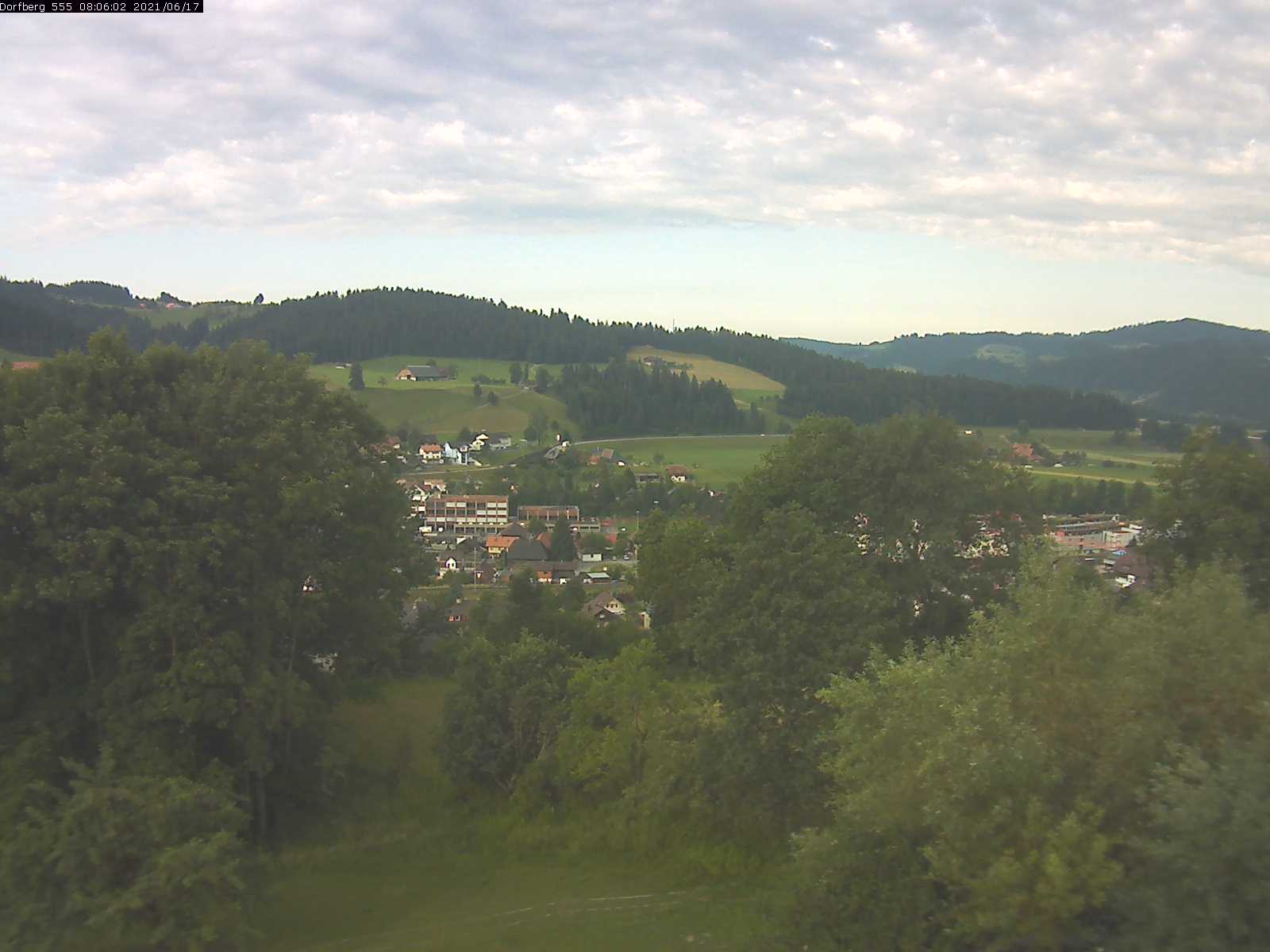 Webcam-Bild: Aussicht vom Dorfberg in Langnau 20210617-080601