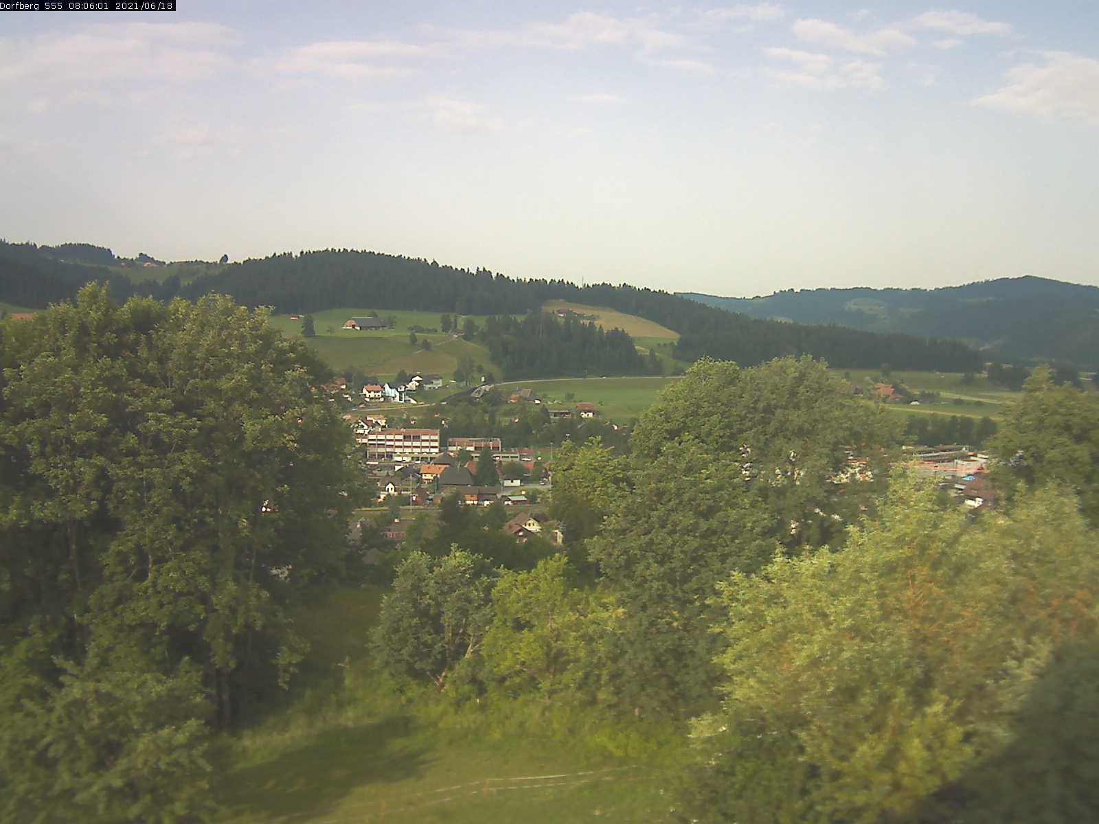 Webcam-Bild: Aussicht vom Dorfberg in Langnau 20210618-080601