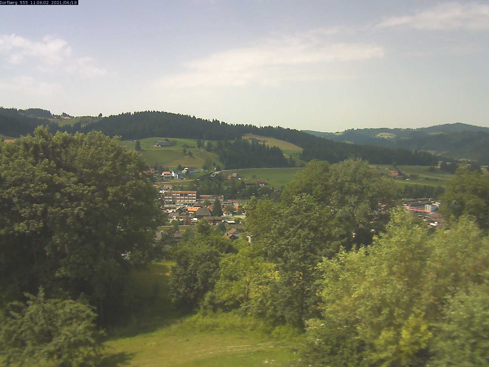 Webcam-Bild: Aussicht vom Dorfberg in Langnau 20210618-110601