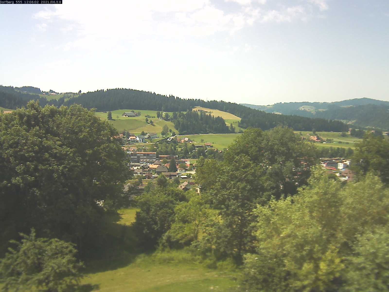 Webcam-Bild: Aussicht vom Dorfberg in Langnau 20210618-120601