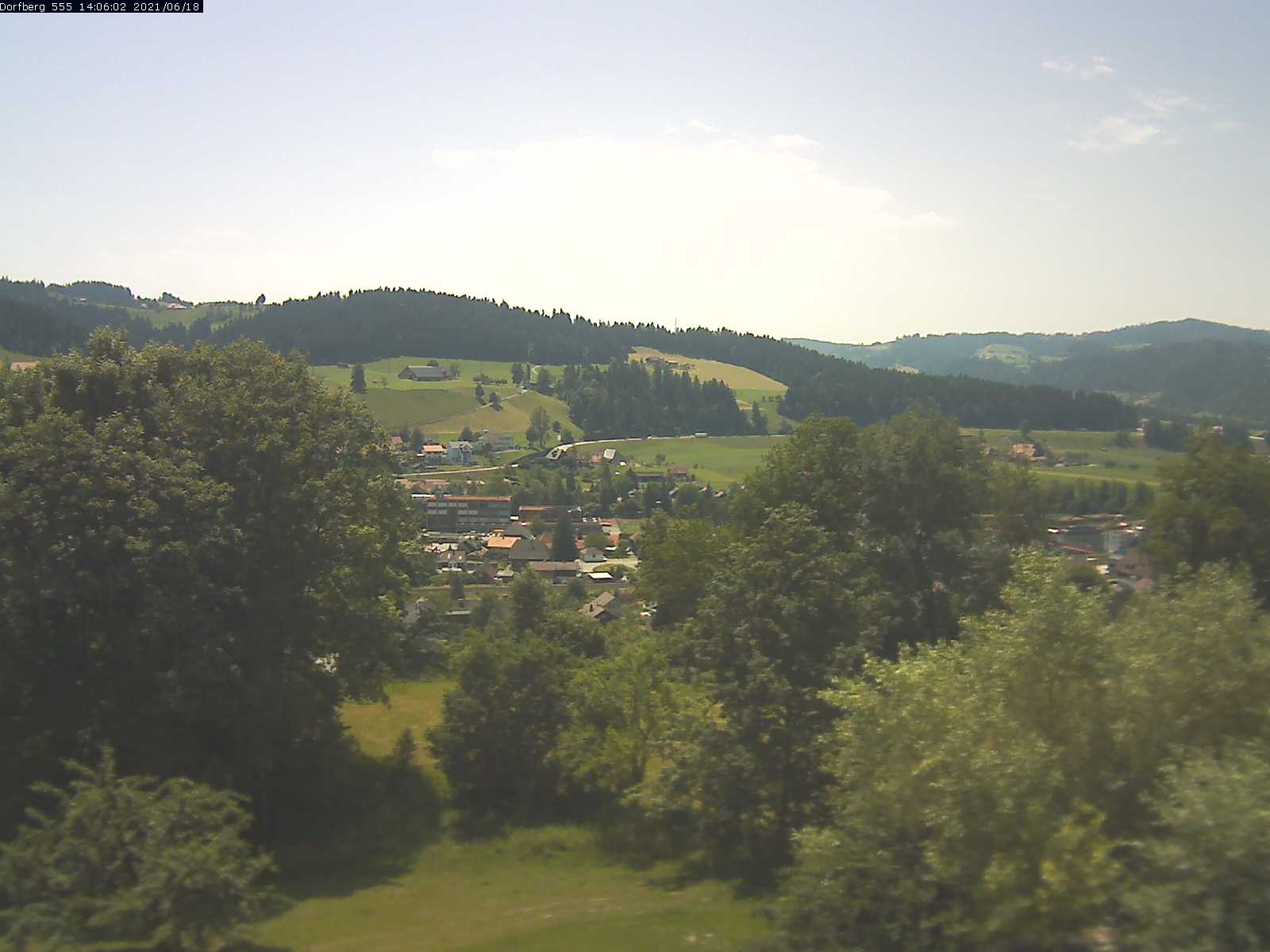 Webcam-Bild: Aussicht vom Dorfberg in Langnau 20210618-140601
