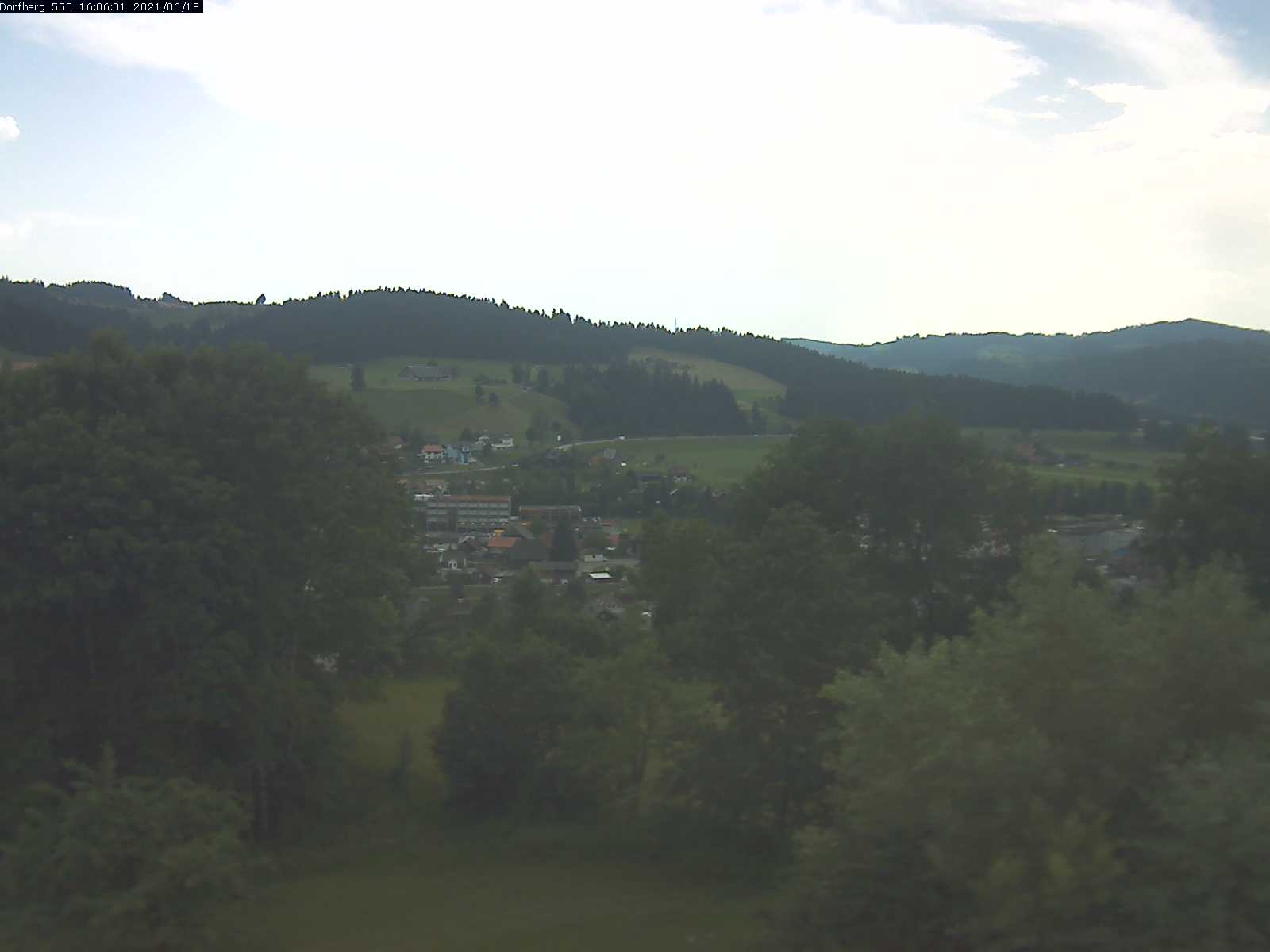 Webcam-Bild: Aussicht vom Dorfberg in Langnau 20210618-160601