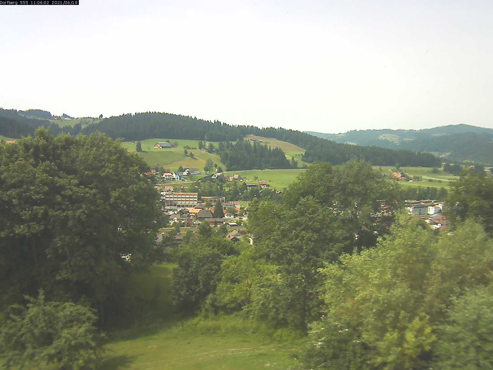 Webcam-Bild: Aussicht vom Dorfberg in Langnau 20210619-110601