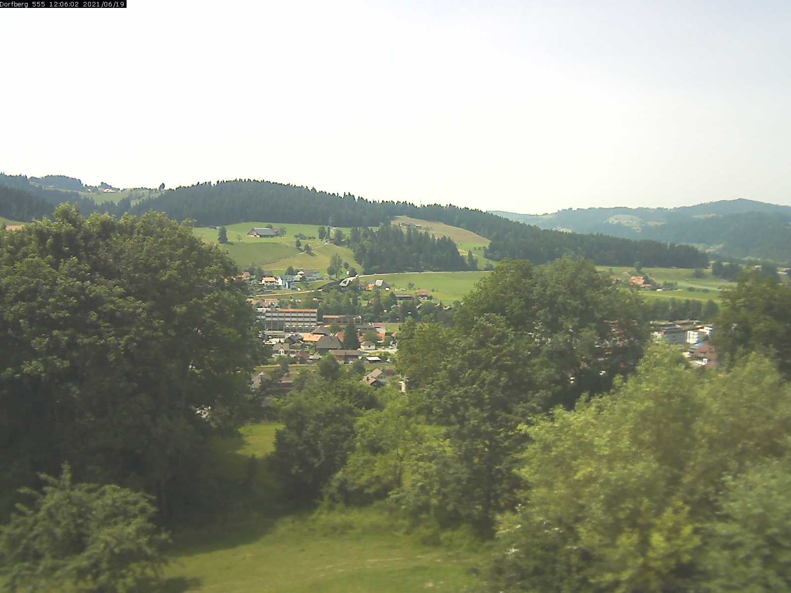 Webcam-Bild: Aussicht vom Dorfberg in Langnau 20210619-120601