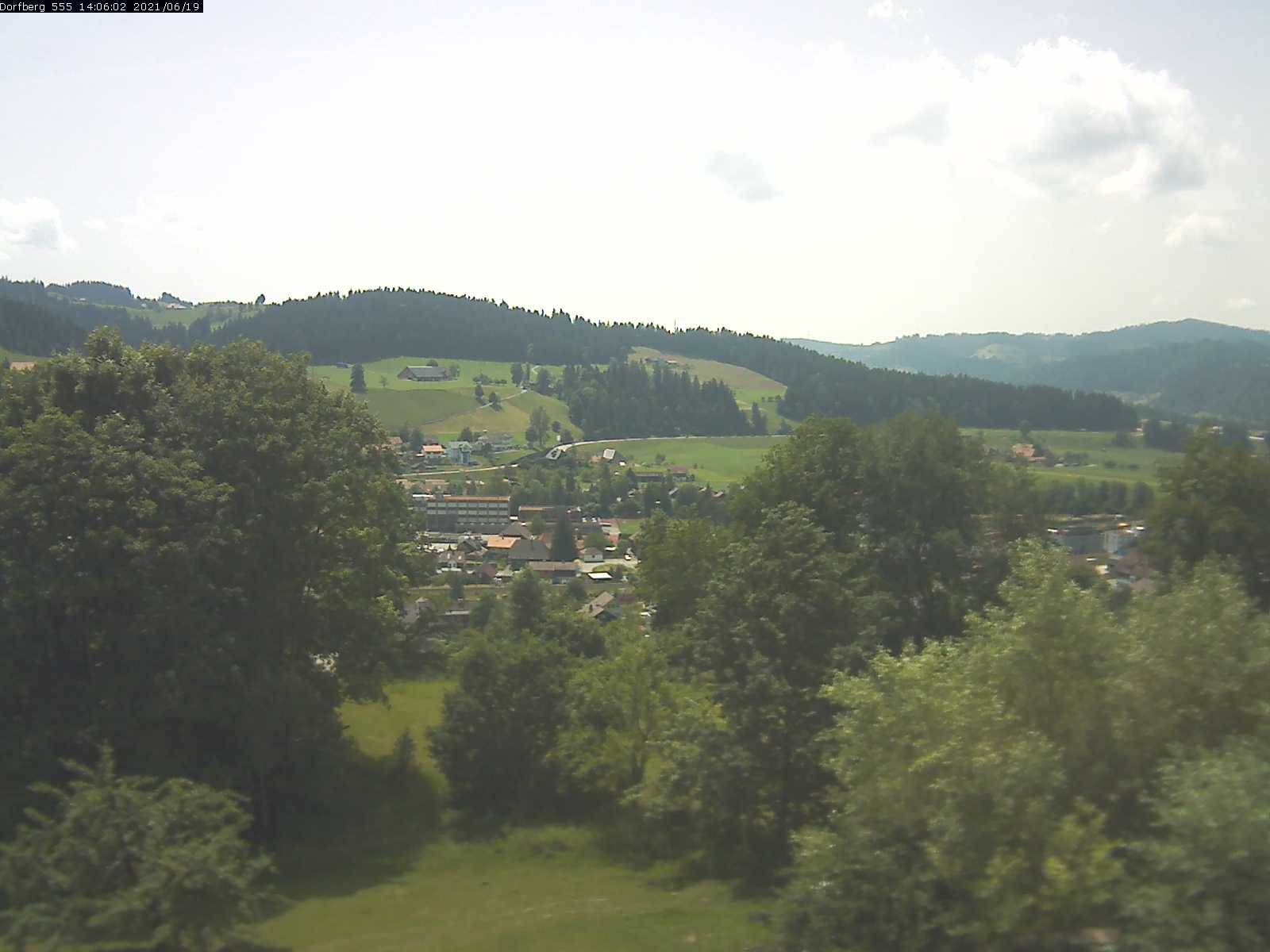 Webcam-Bild: Aussicht vom Dorfberg in Langnau 20210619-140601