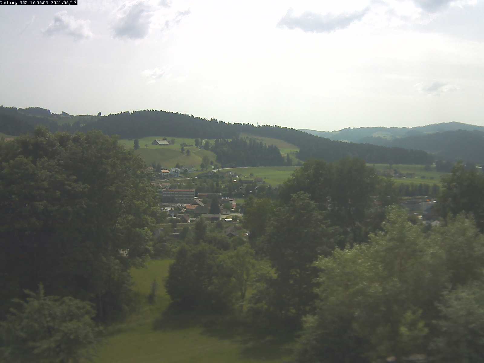 Webcam-Bild: Aussicht vom Dorfberg in Langnau 20210619-160601