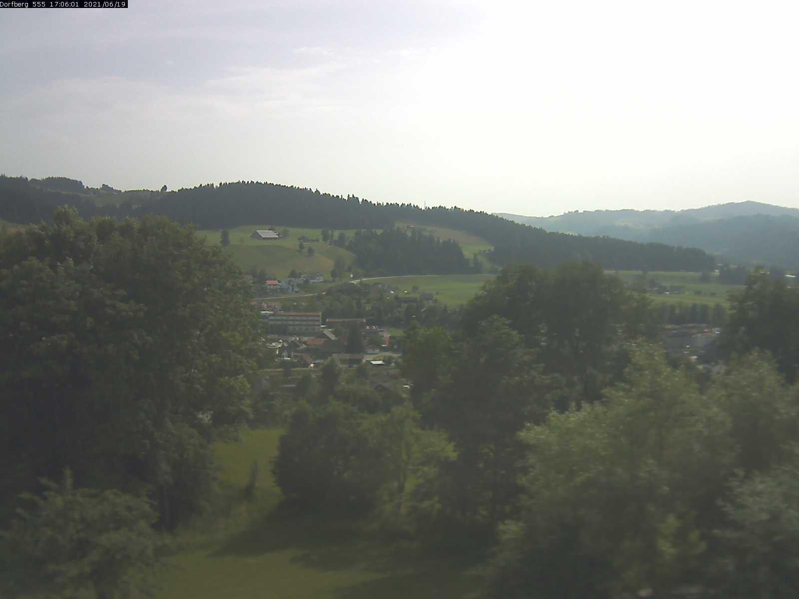 Webcam-Bild: Aussicht vom Dorfberg in Langnau 20210619-170601