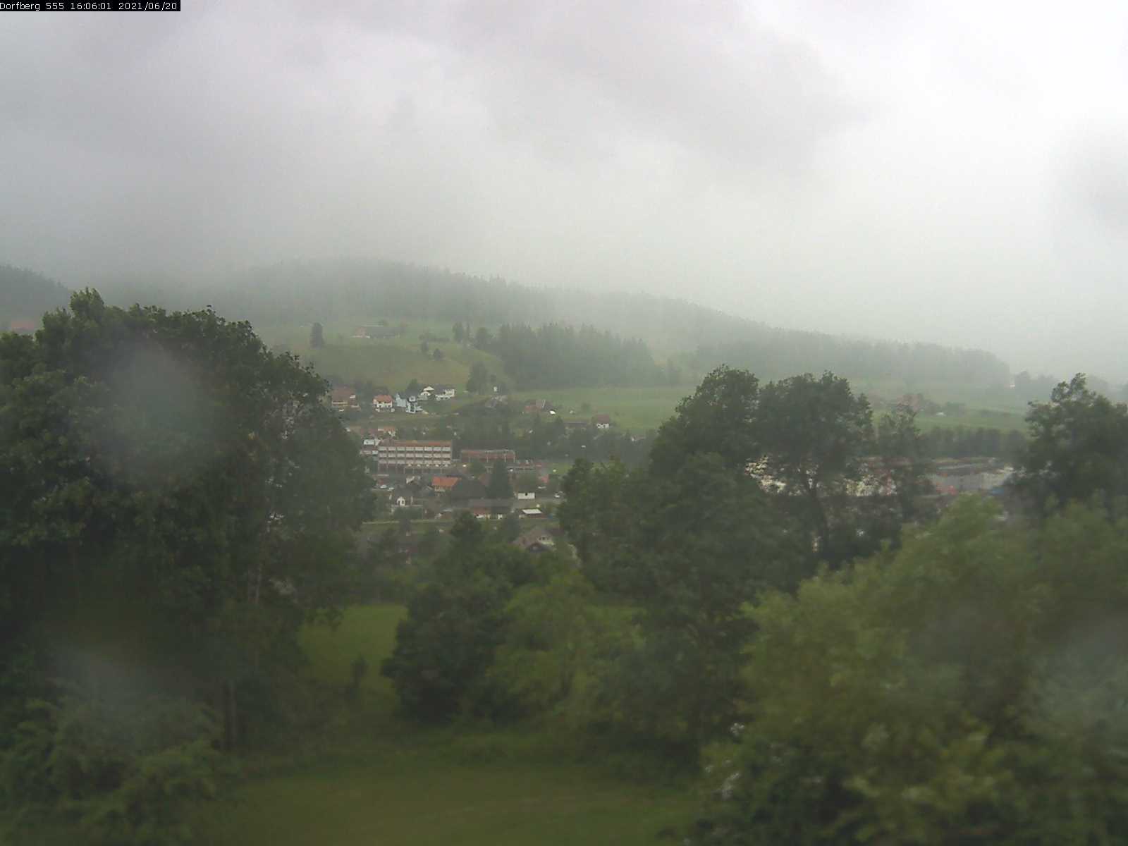 Webcam-Bild: Aussicht vom Dorfberg in Langnau 20210620-160601