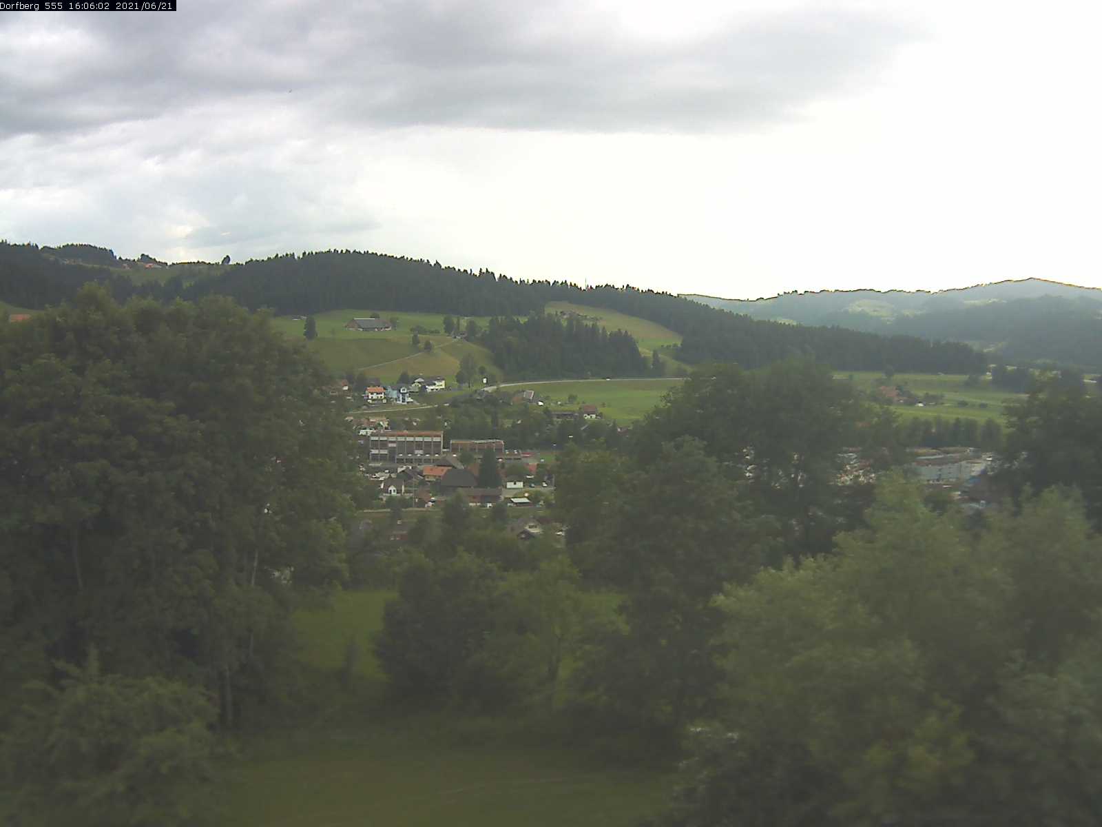 Webcam-Bild: Aussicht vom Dorfberg in Langnau 20210621-160601