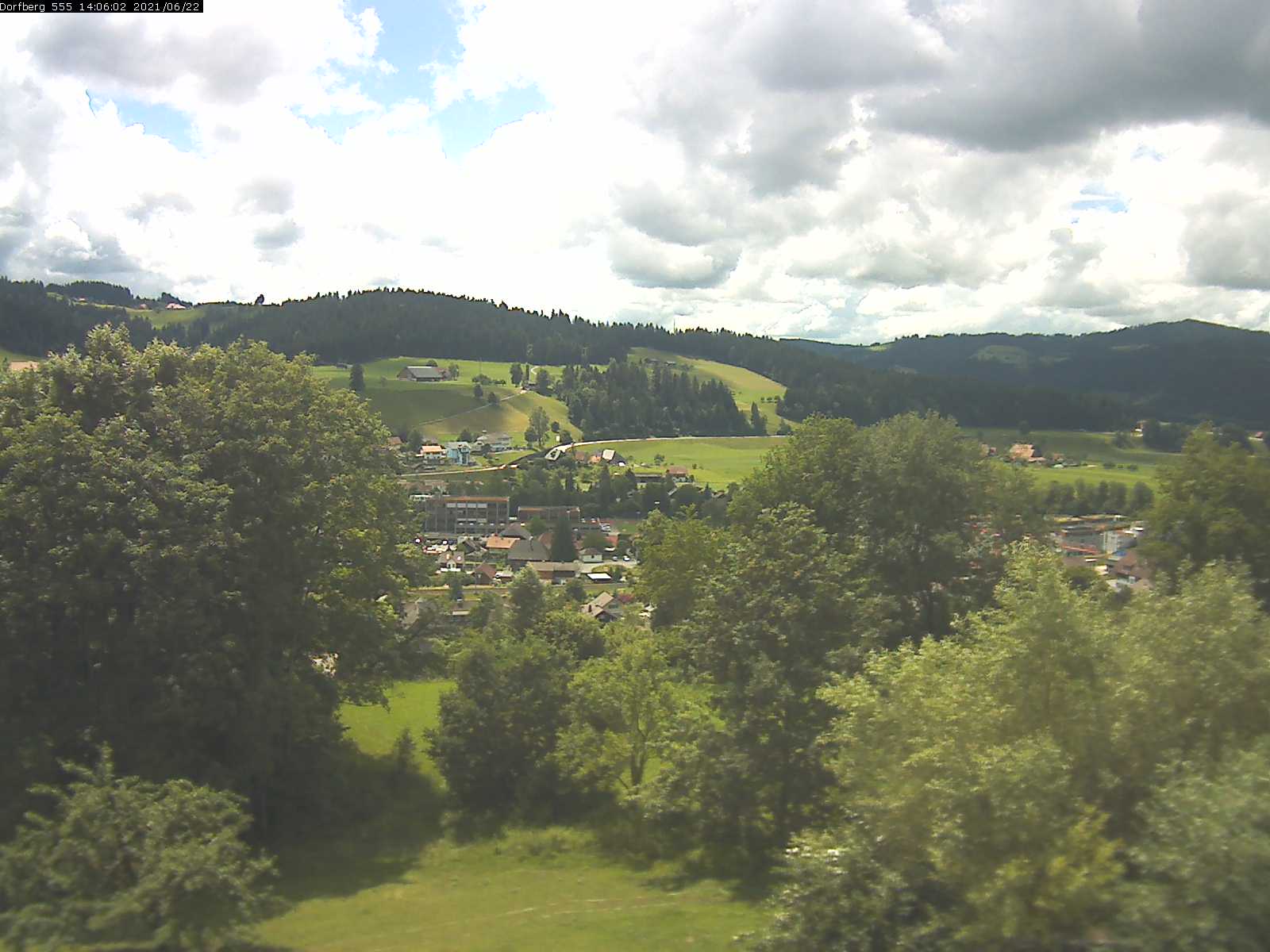 Webcam-Bild: Aussicht vom Dorfberg in Langnau 20210622-140601