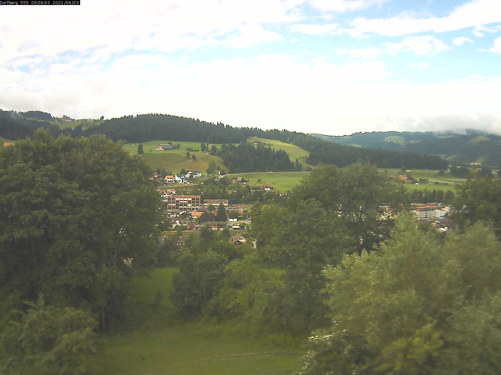 Webcam-Bild: Aussicht vom Dorfberg in Langnau 20210623-090601