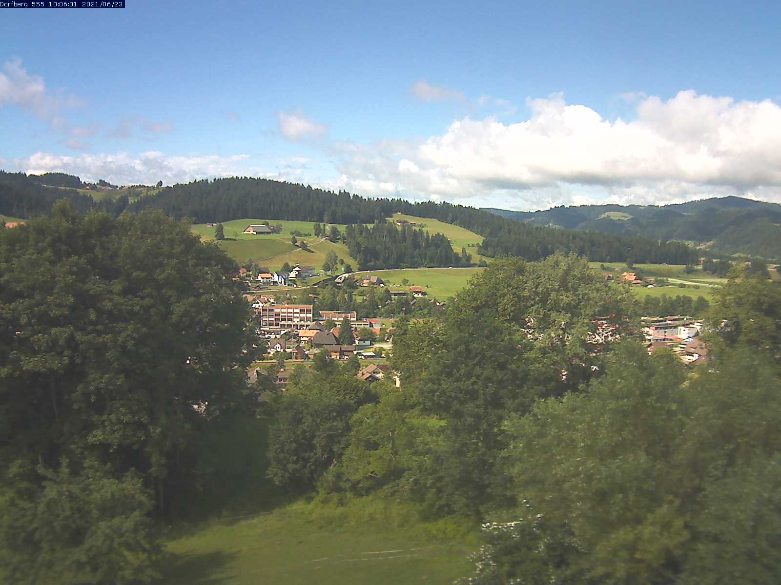 Webcam-Bild: Aussicht vom Dorfberg in Langnau 20210623-100601