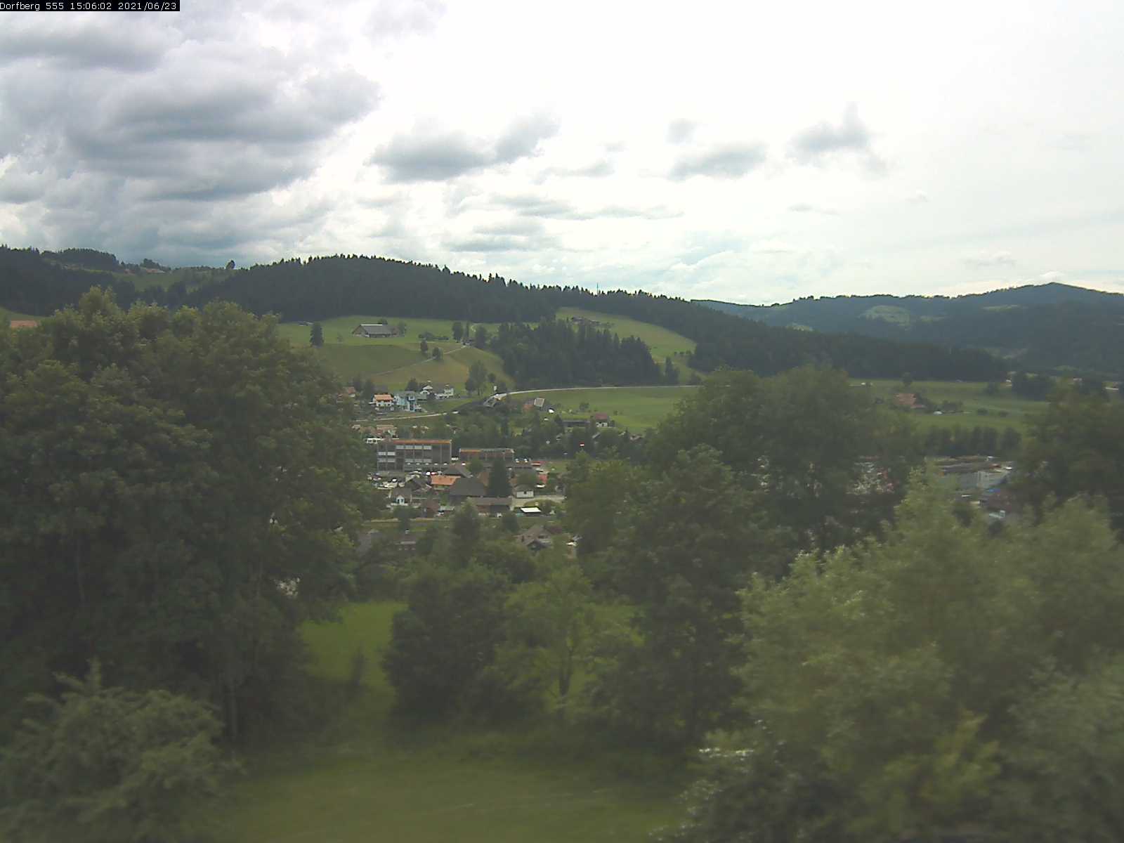 Webcam-Bild: Aussicht vom Dorfberg in Langnau 20210623-150601