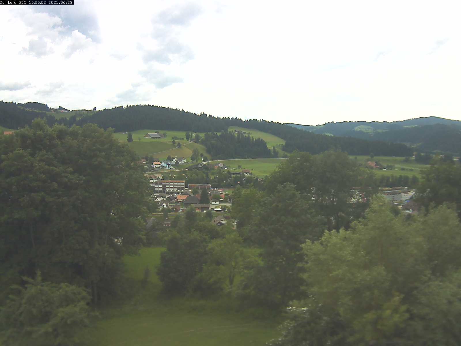 Webcam-Bild: Aussicht vom Dorfberg in Langnau 20210623-160602