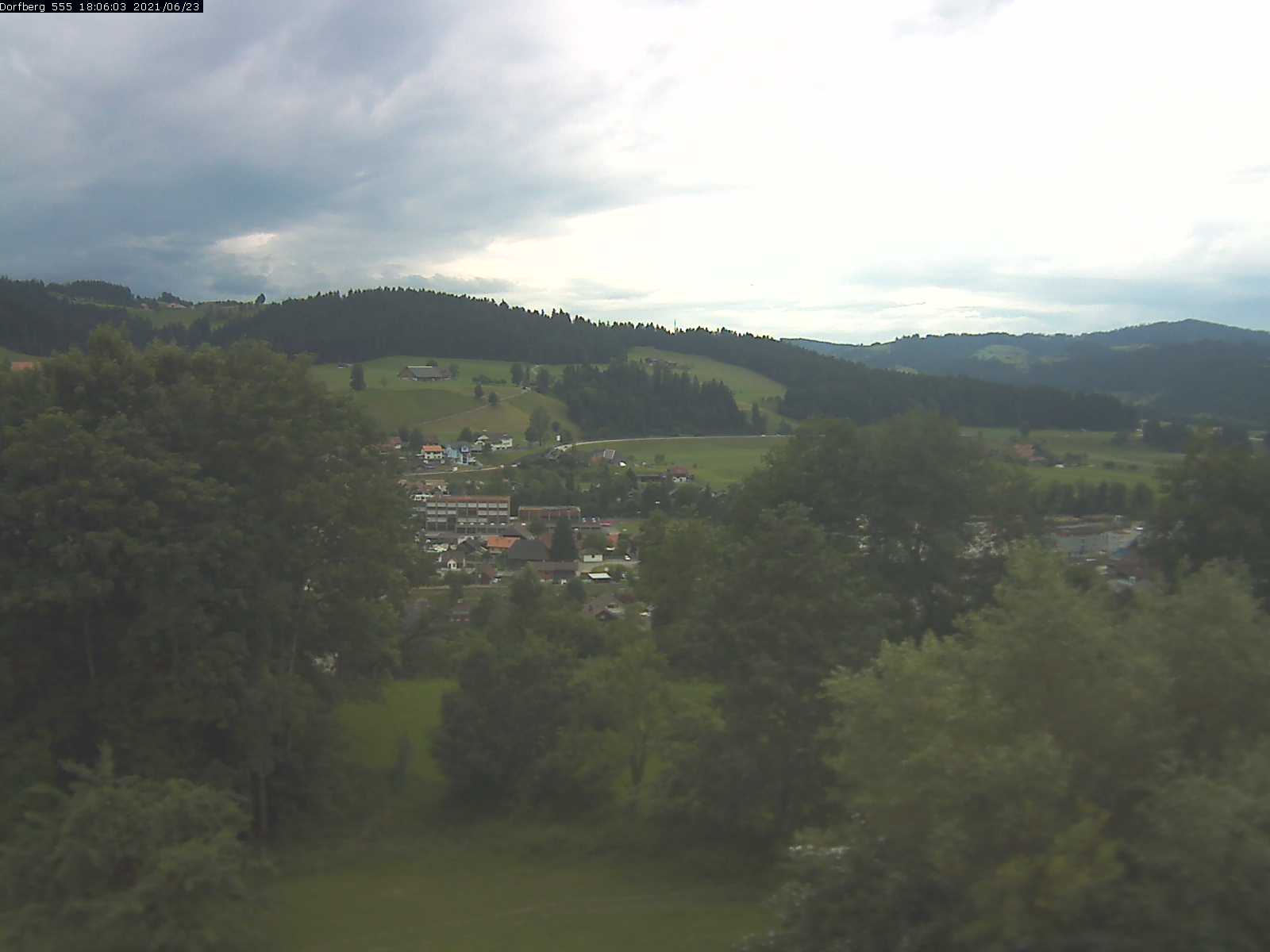 Webcam-Bild: Aussicht vom Dorfberg in Langnau 20210623-180601