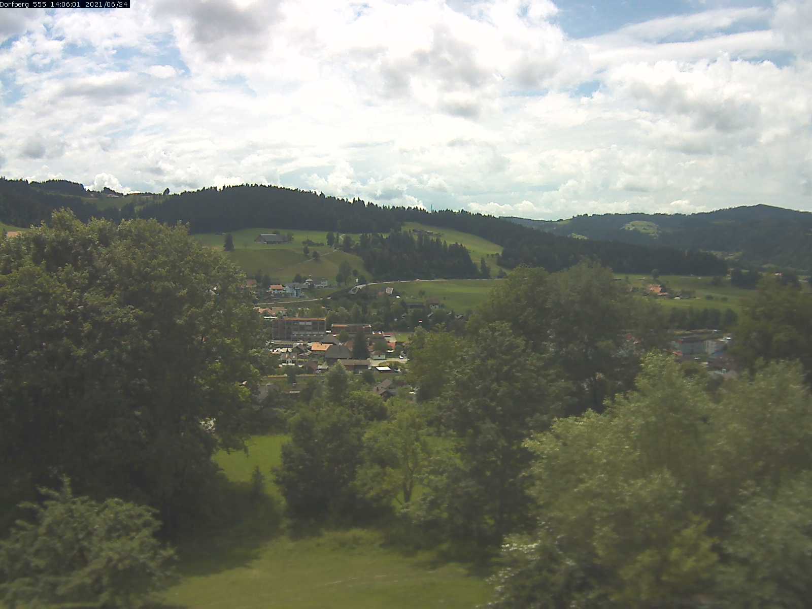 Webcam-Bild: Aussicht vom Dorfberg in Langnau 20210624-140601