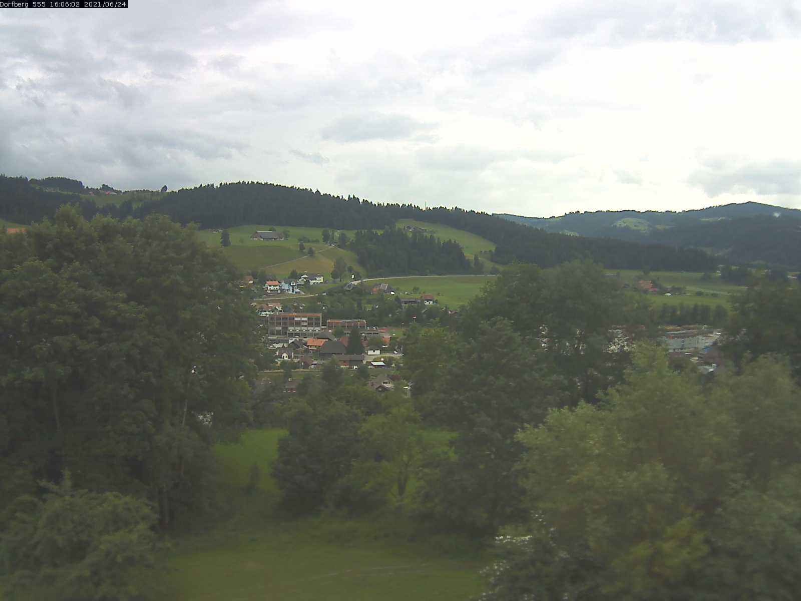 Webcam-Bild: Aussicht vom Dorfberg in Langnau 20210624-160601