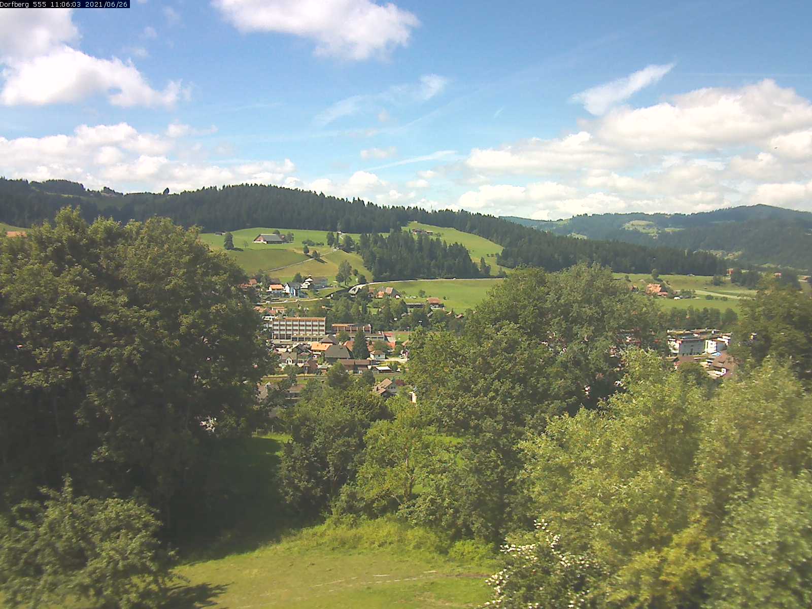 Webcam-Bild: Aussicht vom Dorfberg in Langnau 20210626-110601